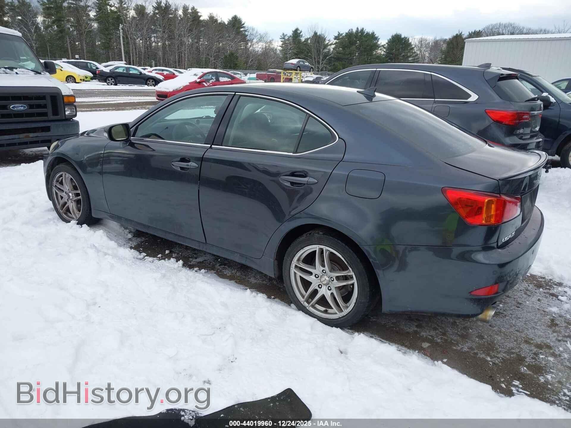 2009 LEXUS IS 250 - VIN: JTHCK262X92029145 - Photo 3