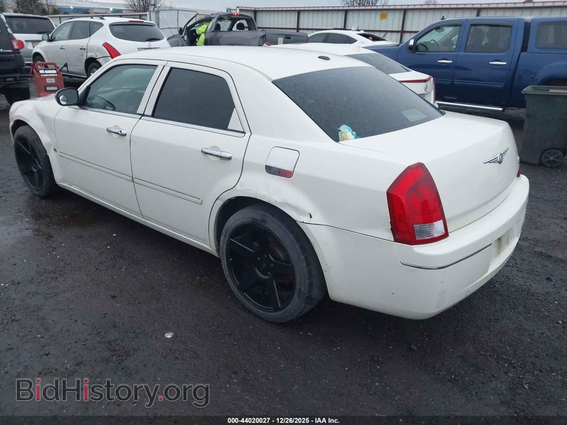 2007 CHRYSLER 300 - VIN: 2C3KA53G57H724059 - Фото 3