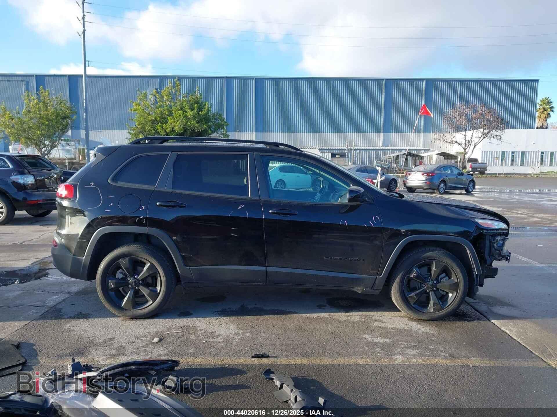 2018 JEEP CHEROKEE - VIN: 1C4PJLCB4JD556462 - Фото 14