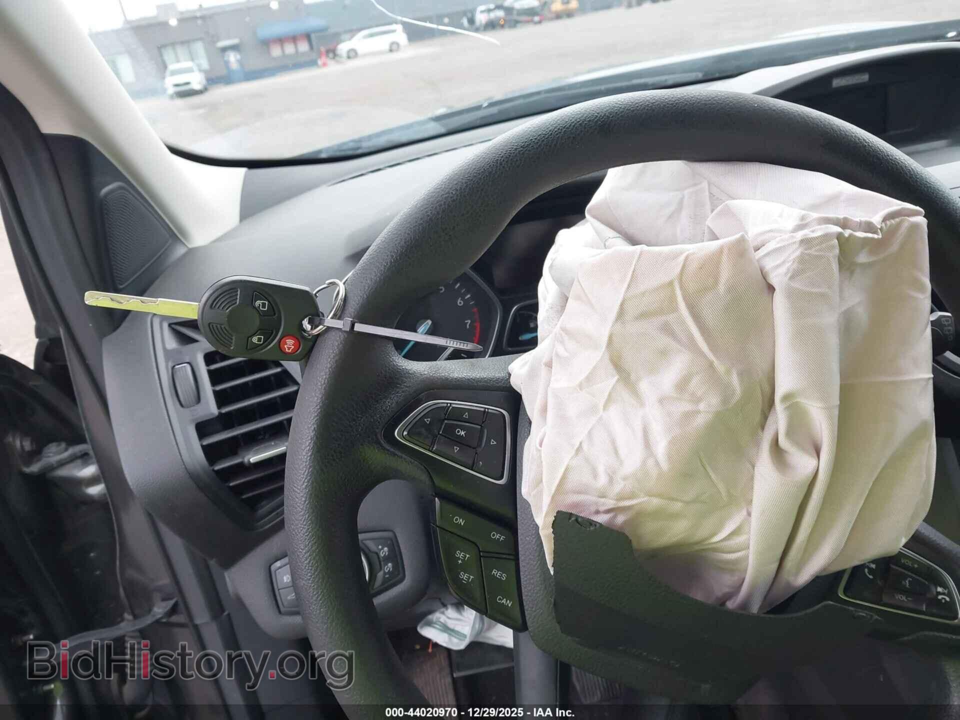 2017 FORD ESCAPE - VIN: 1FMCU9GD4HUB14212 - Фото 11