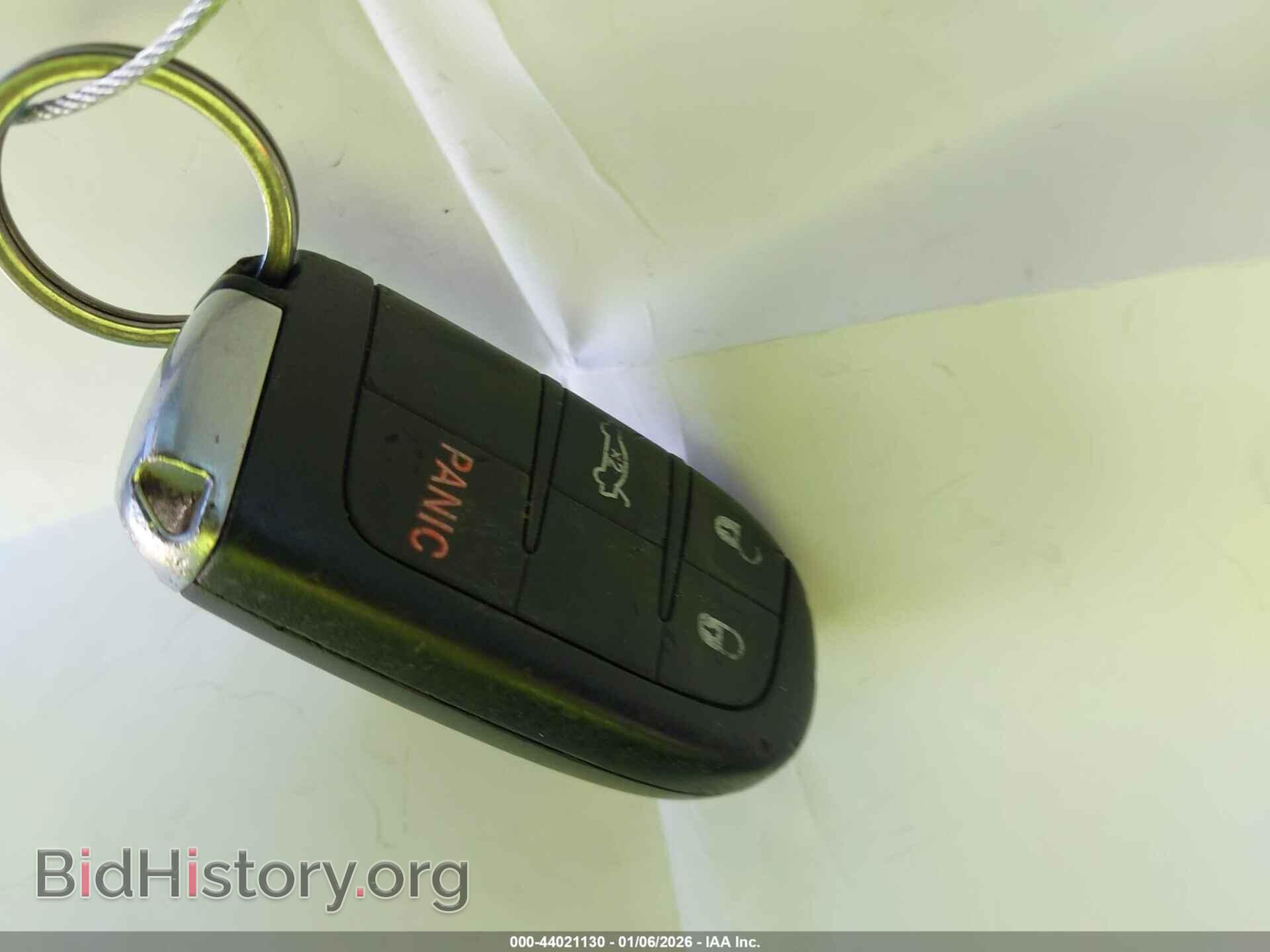 2015 CHRYSLER 300 - VIN: 2C3CCAAG0FH786770 - Фото 11