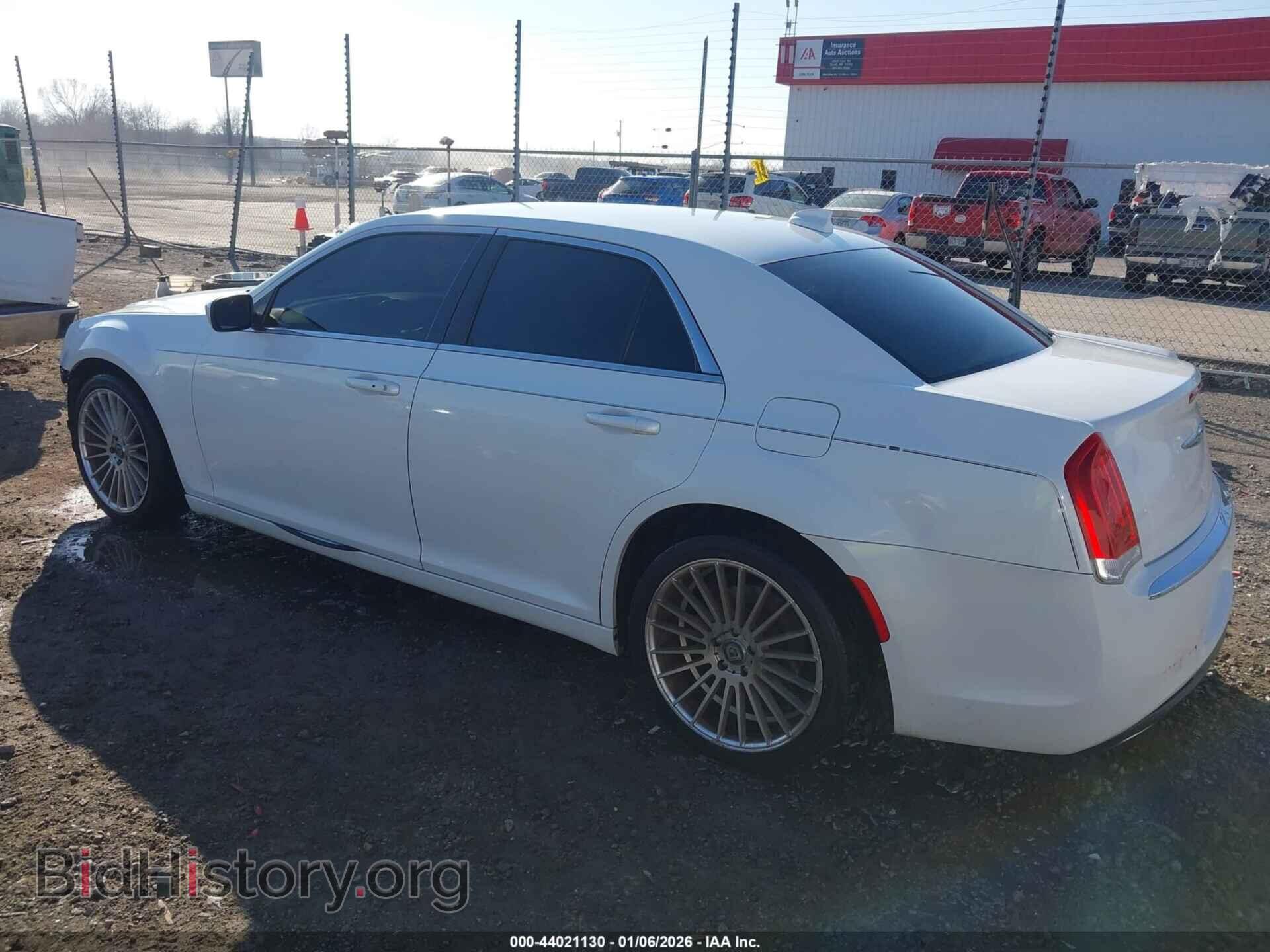 2015 CHRYSLER 300 - VIN: 2C3CCAAG0FH786770 - Фото 3