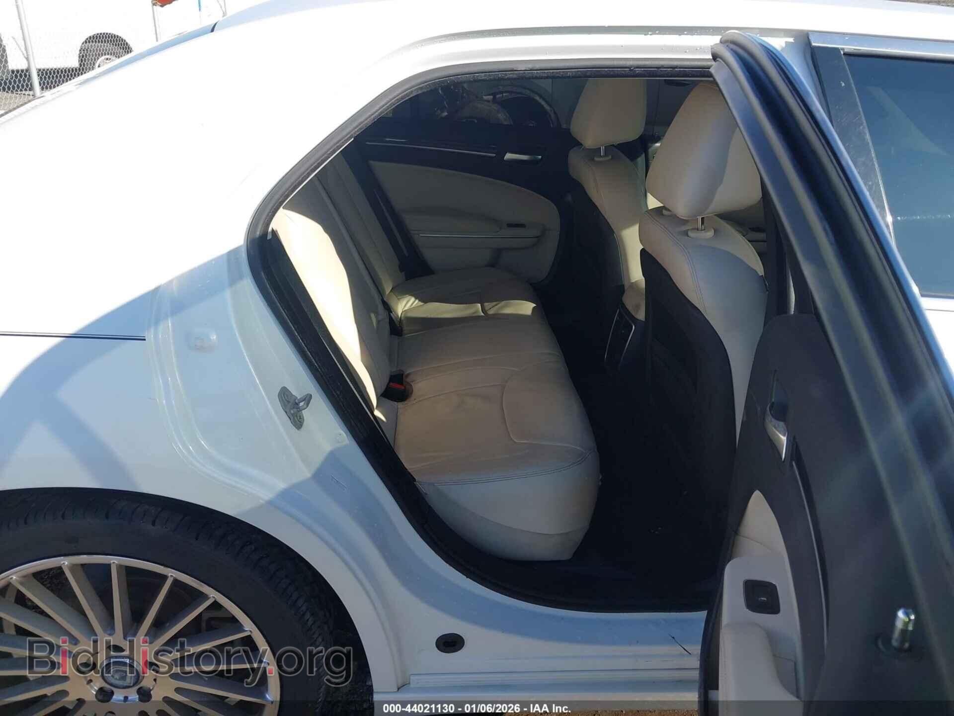 2015 CHRYSLER 300 - VIN: 2C3CCAAG0FH786770 - Фото 8
