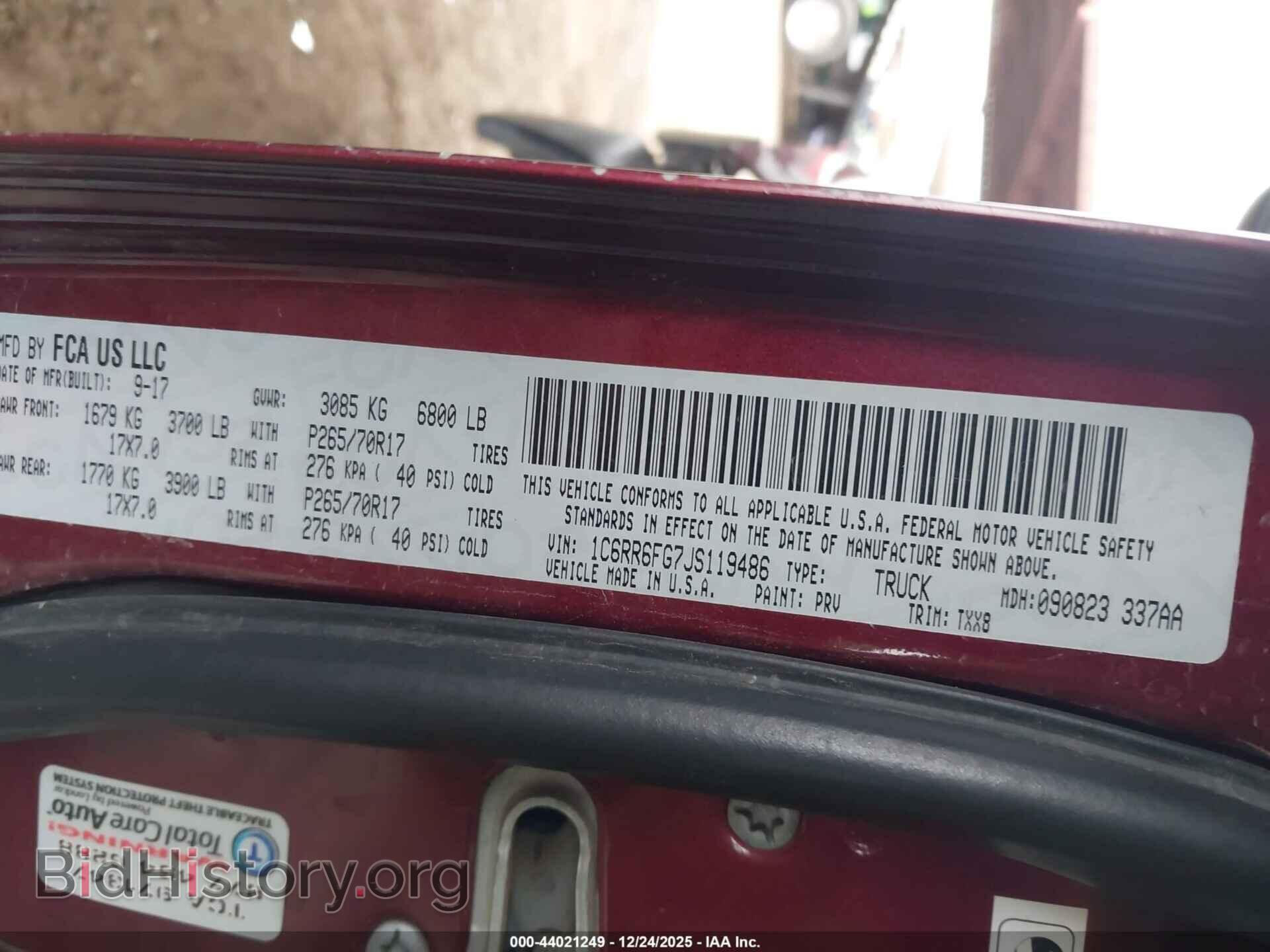 2018 RAM 1500 - VIN: 1C6RR6FG7JS119486 - Фото 9