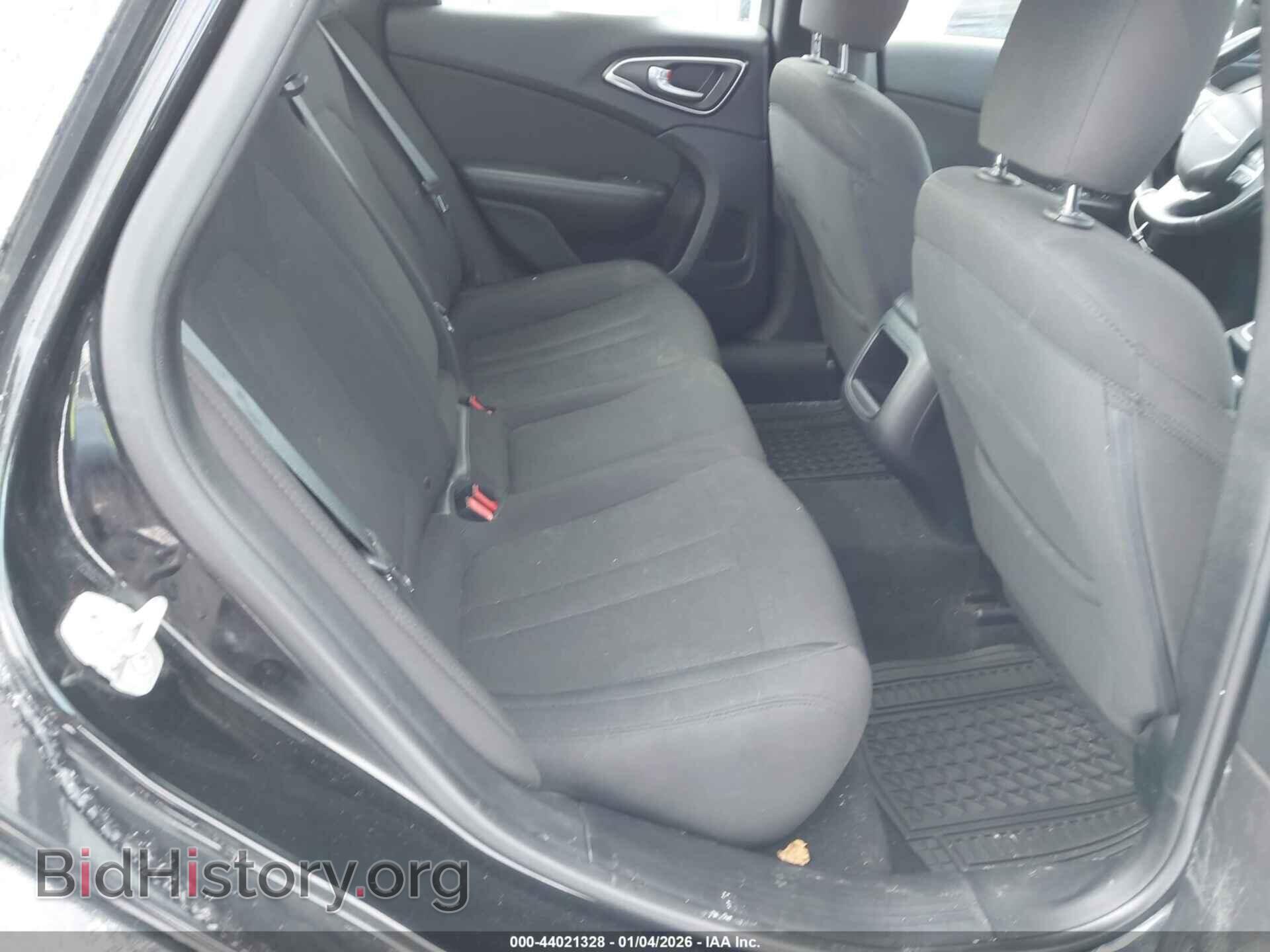 2015 CHRYSLER 200 - VIN: 1C3CCCAB6FN725530 - Фото 8