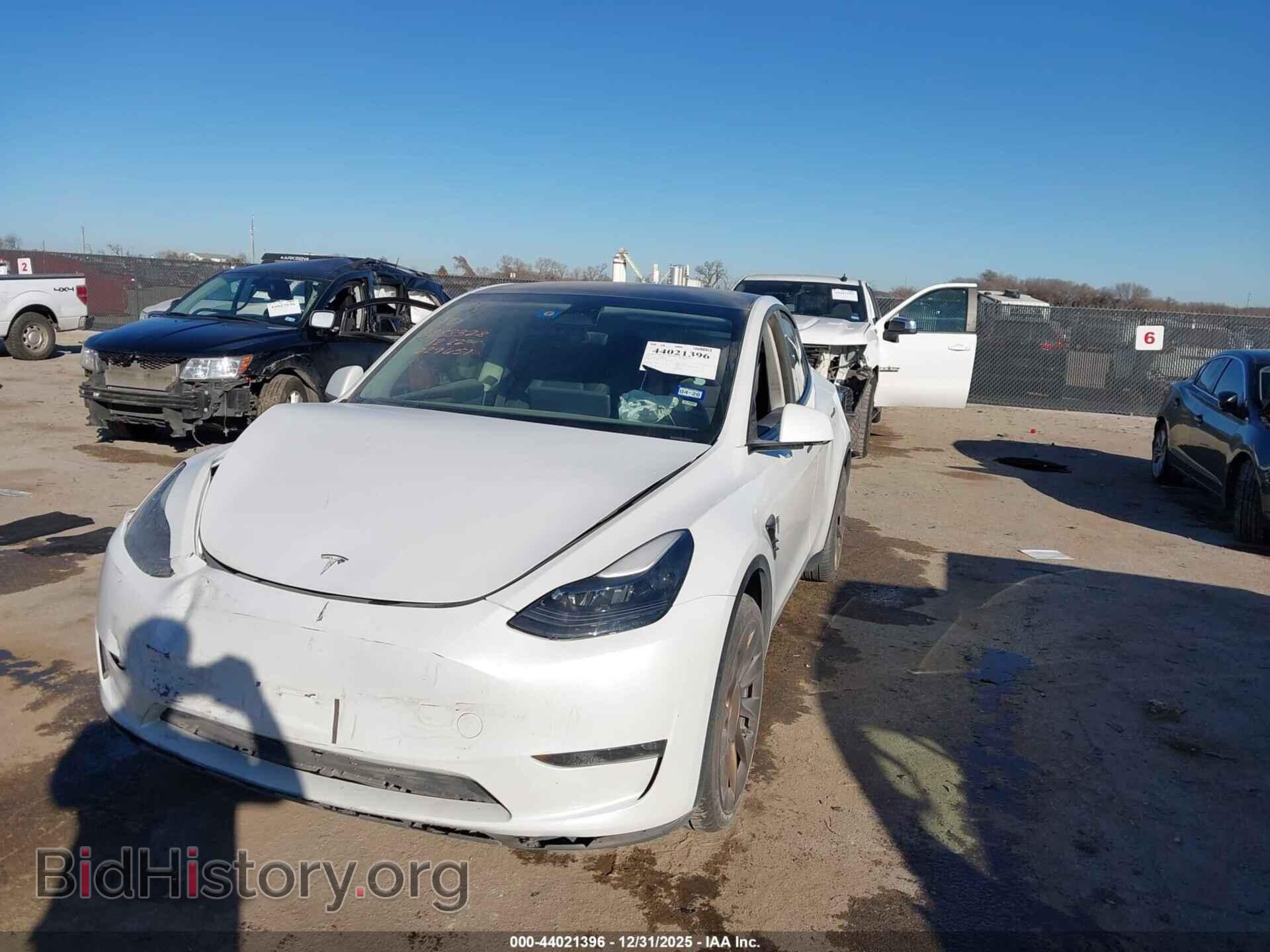 2023 TESLA MODEL Y - VIN: 7SAYGAEE7PF629651 - Фото 2