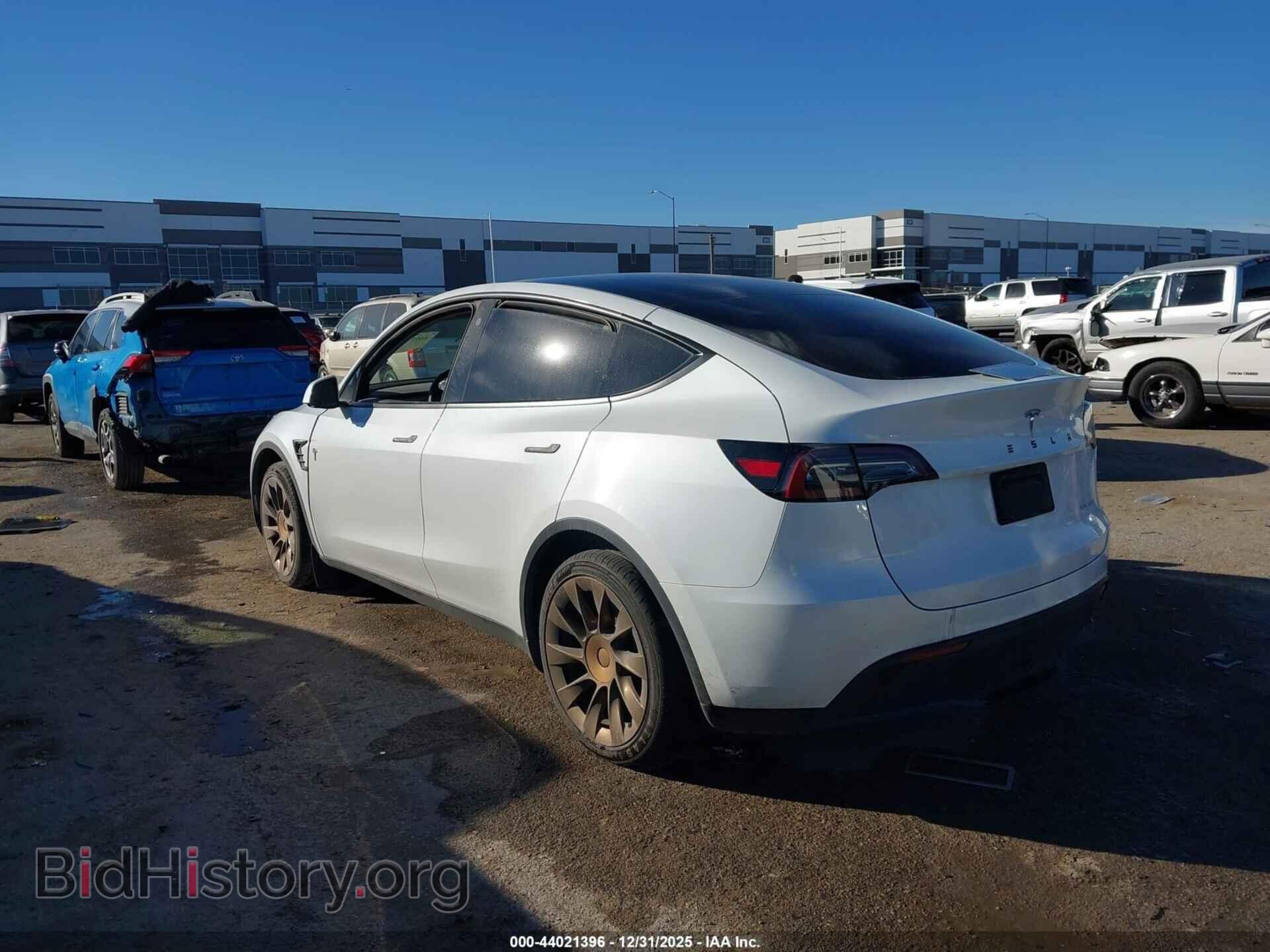 2023 TESLA MODEL Y - VIN: 7SAYGAEE7PF629651 - Фото 3