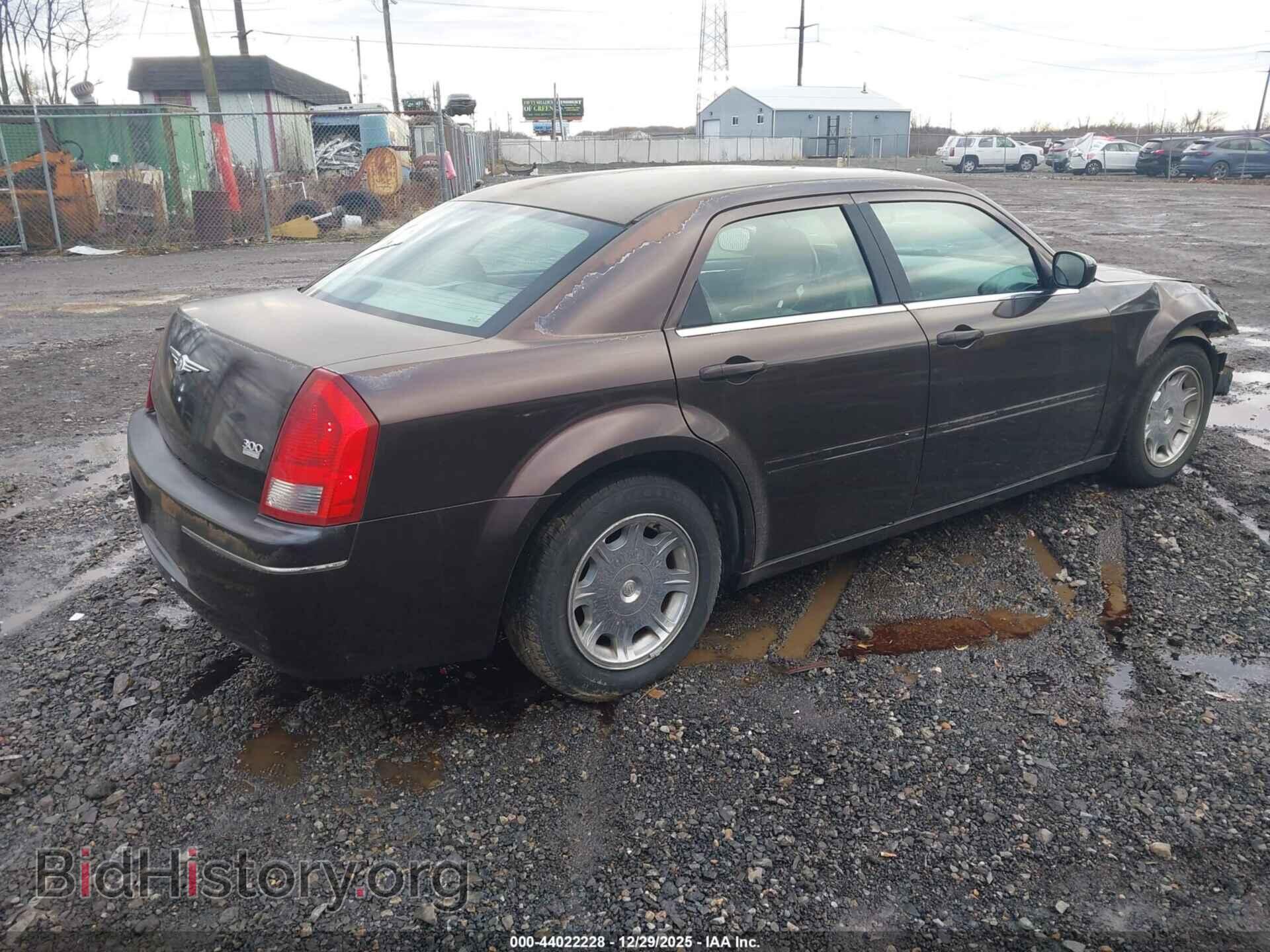2005 CHRYSLER 300 - VIN: 2C3AA53G35H136279 - Фото 4