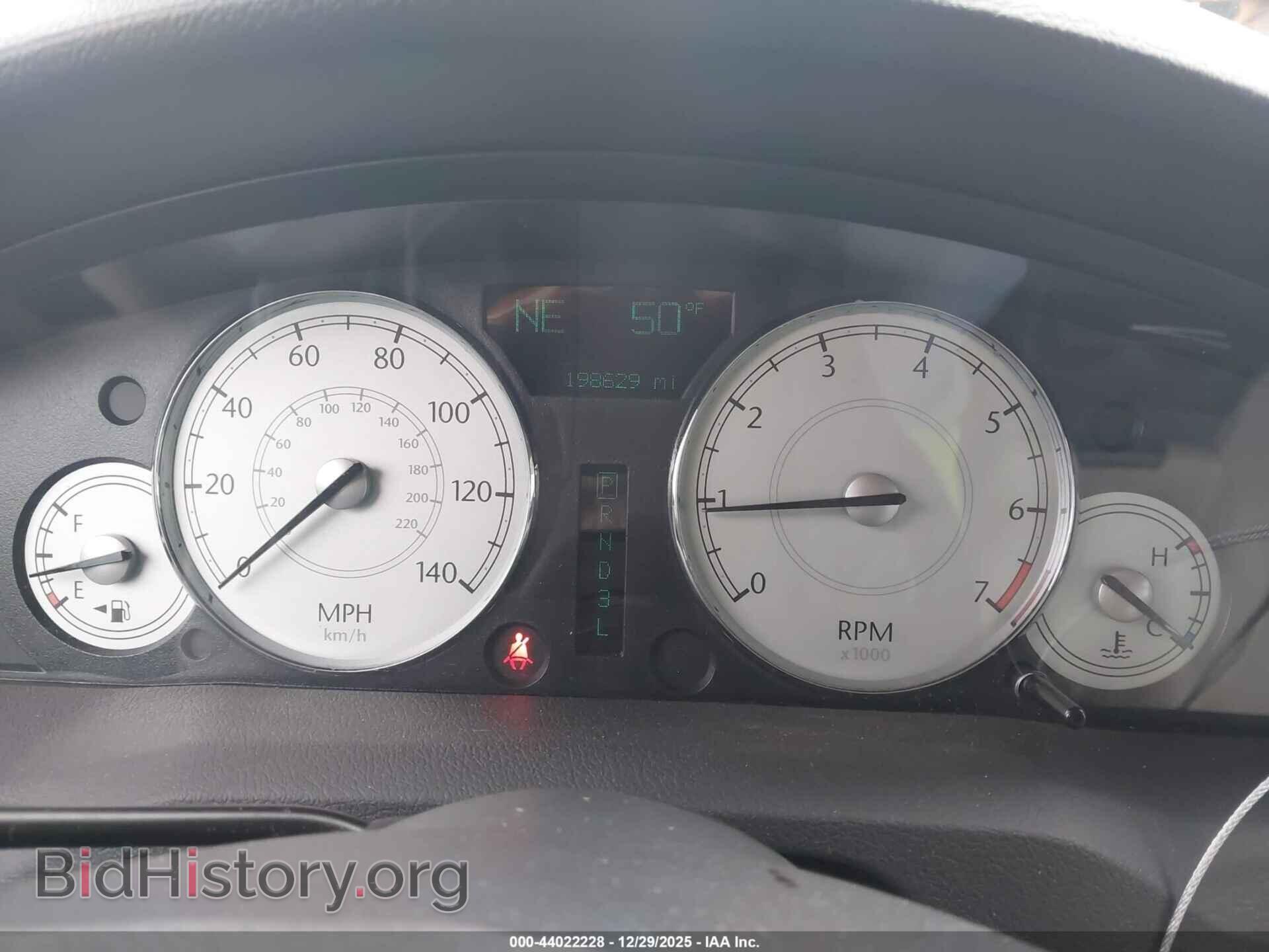 2005 CHRYSLER 300 - VIN: 2C3AA53G35H136279 - Фото 7