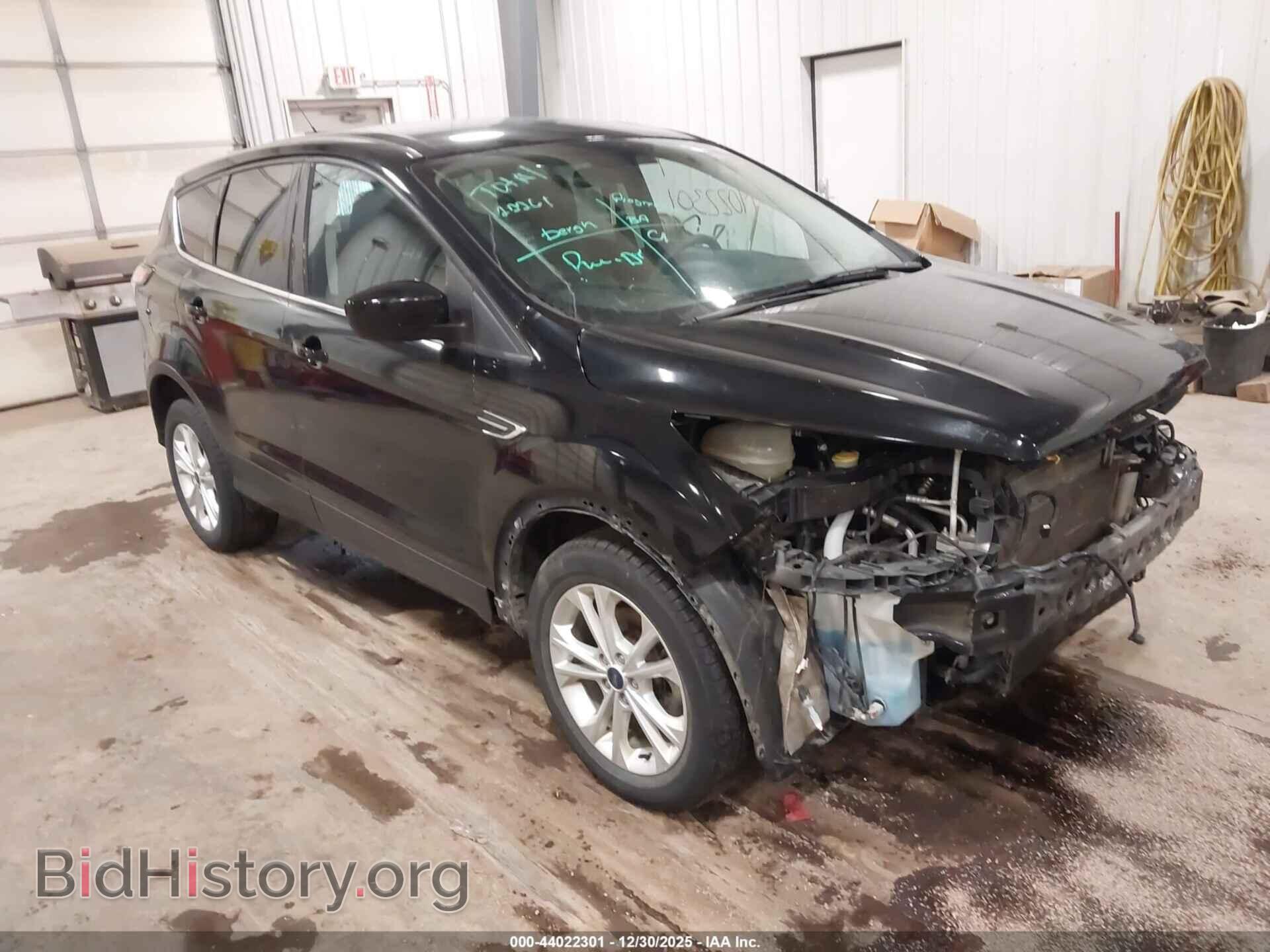 Фотография 1FMCU0GD3HUC26236 - FORD ESCAPE 2017