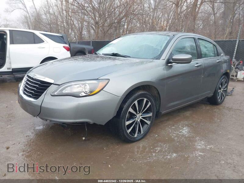 2012 Chrysler 200 (VIN 1C3CCBBG1CN257772) — photo 2 of 19