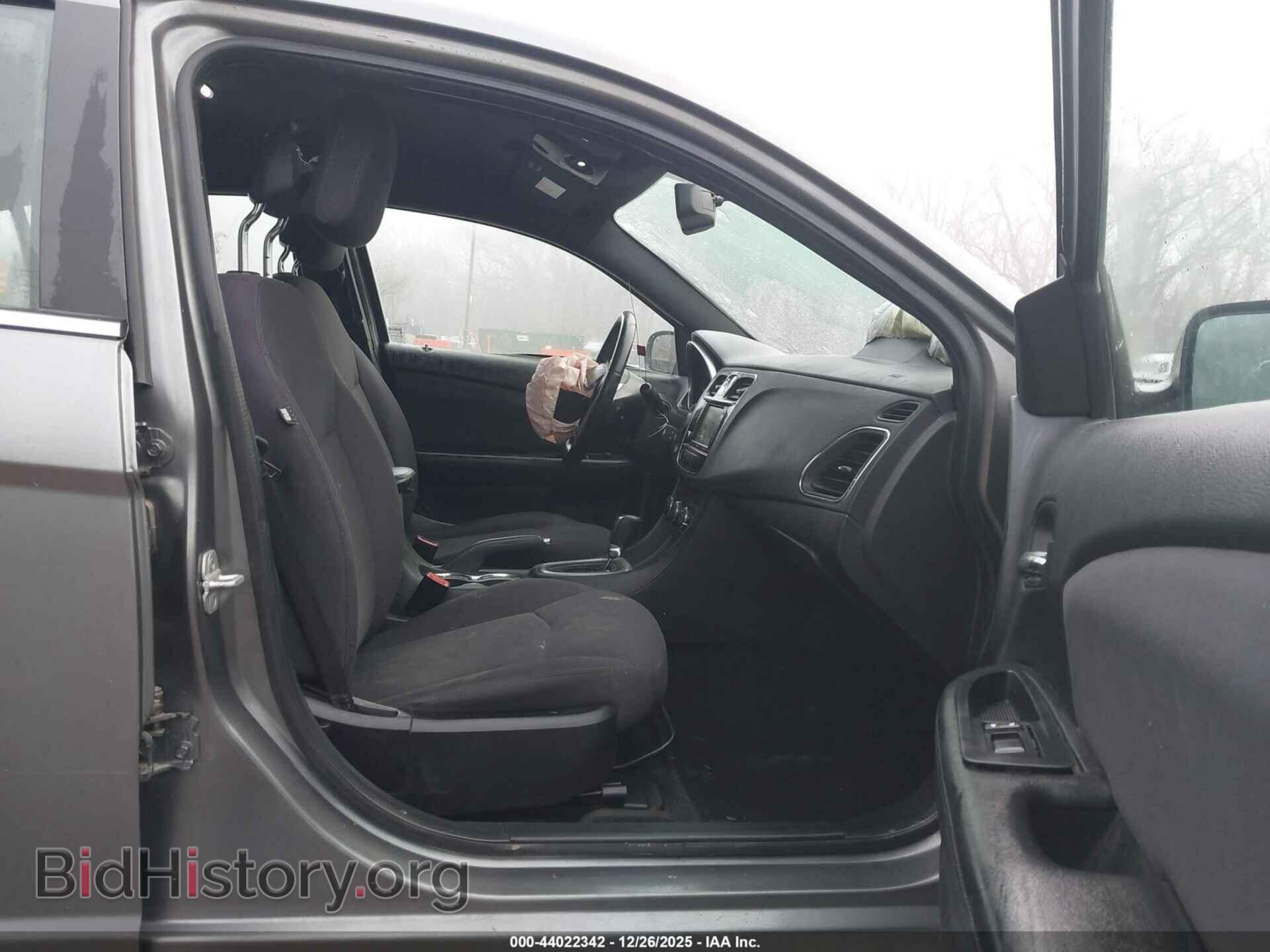 2012 CHRYSLER 200 - VIN: 1C3CCBBG1CN257772 - Фото 5