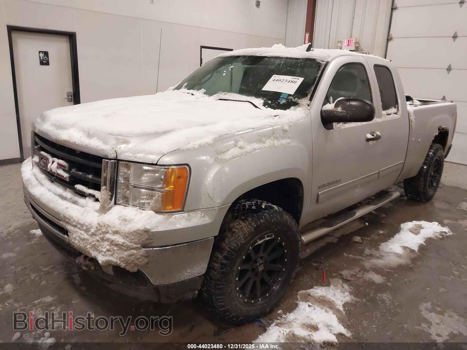2010 GMC SIERRA 1500 - VIN: 1GTSKVE33AZ257217 - Фото 2