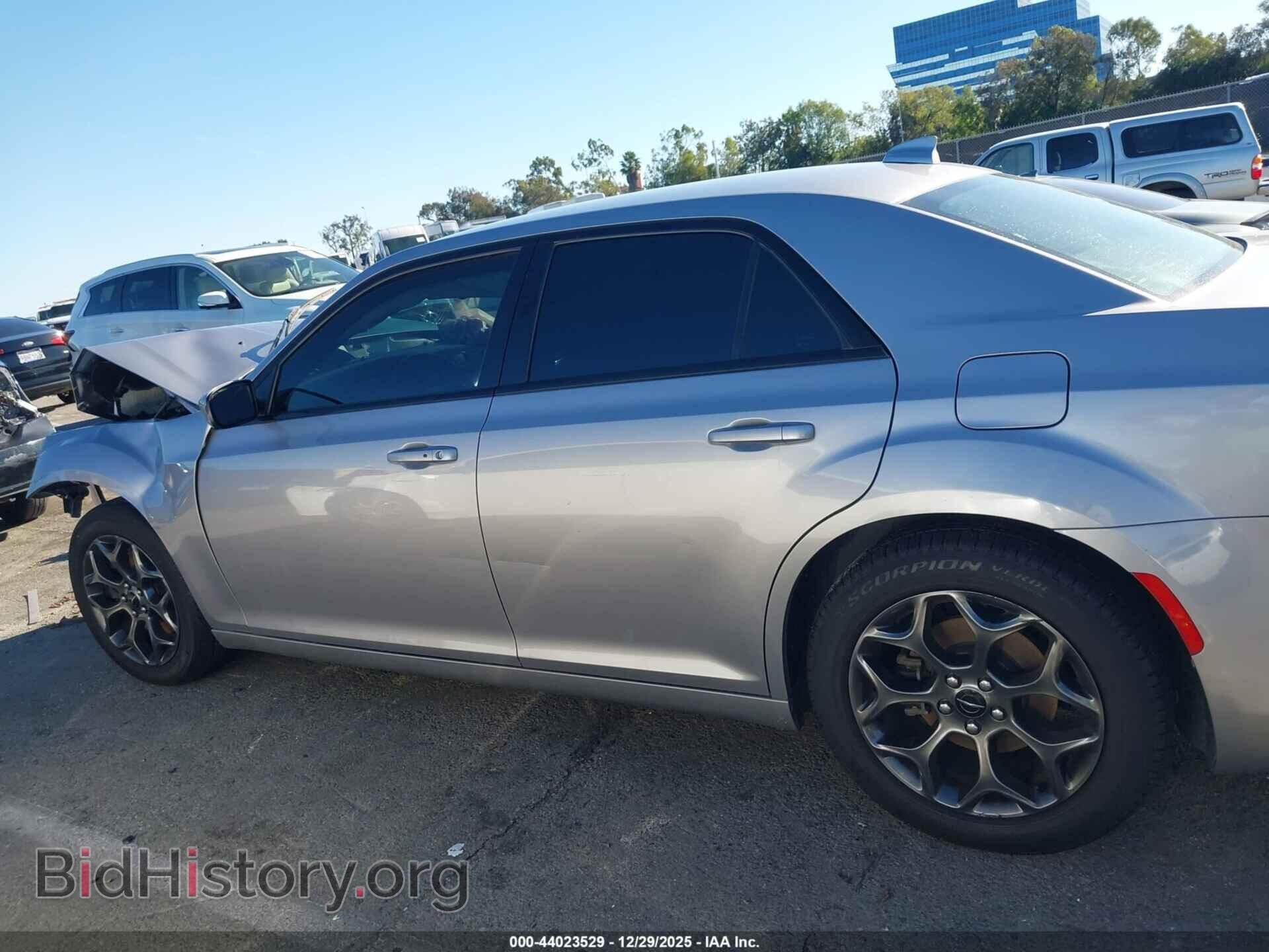 2018 CHRYSLER 300 - VIN: 2C3CCAGG9JH267300 - Фото 14