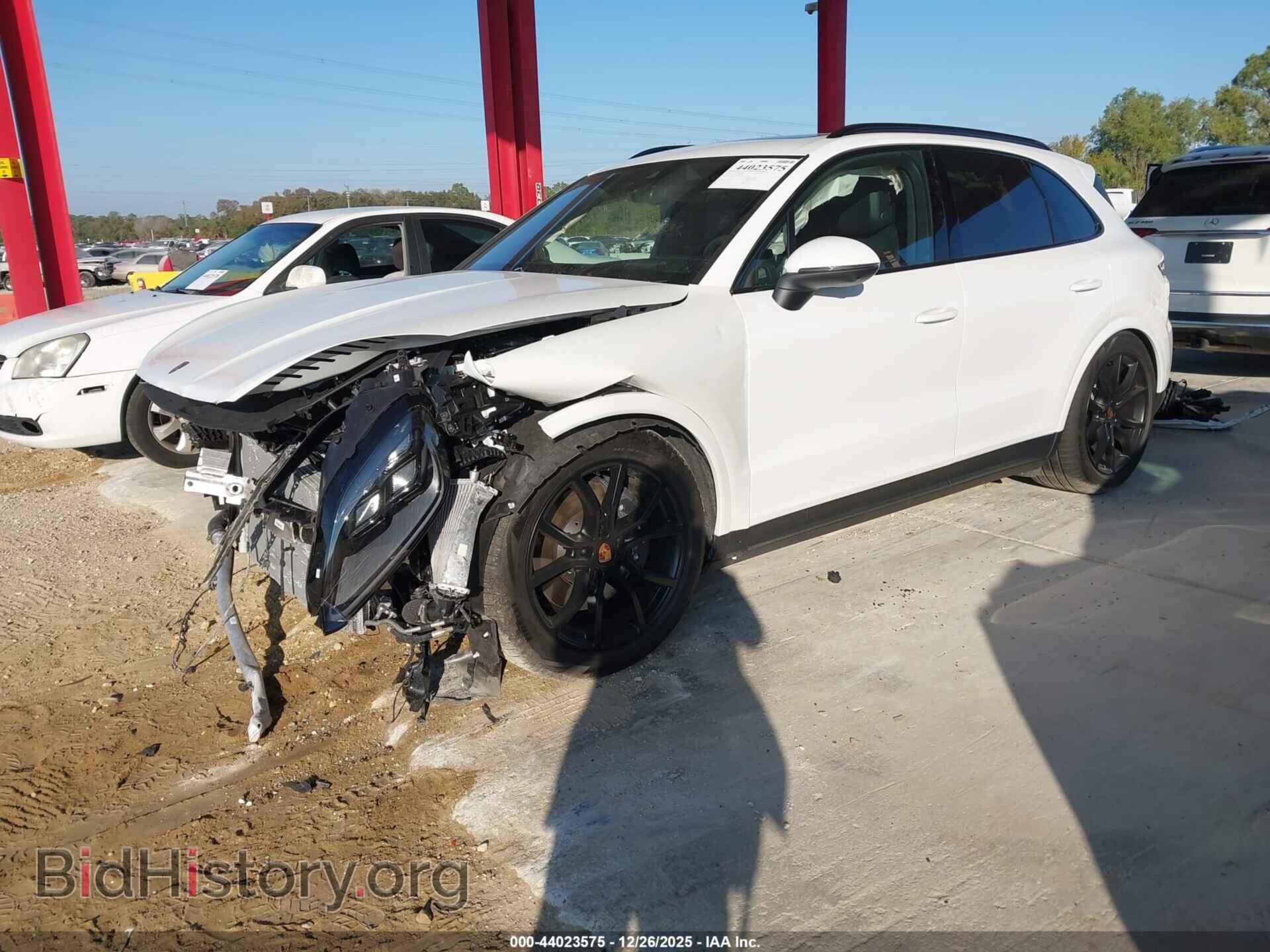 2025 PORSCHE CAYENNE - VIN: WP1AA2AY3SDA01235 - Photo 2