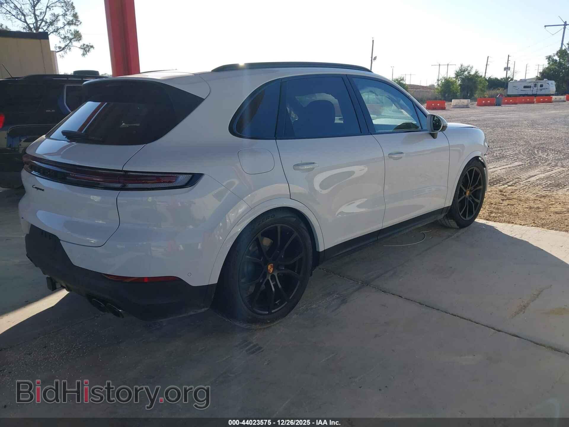 2025 PORSCHE CAYENNE - VIN: WP1AA2AY3SDA01235 - Photo 4