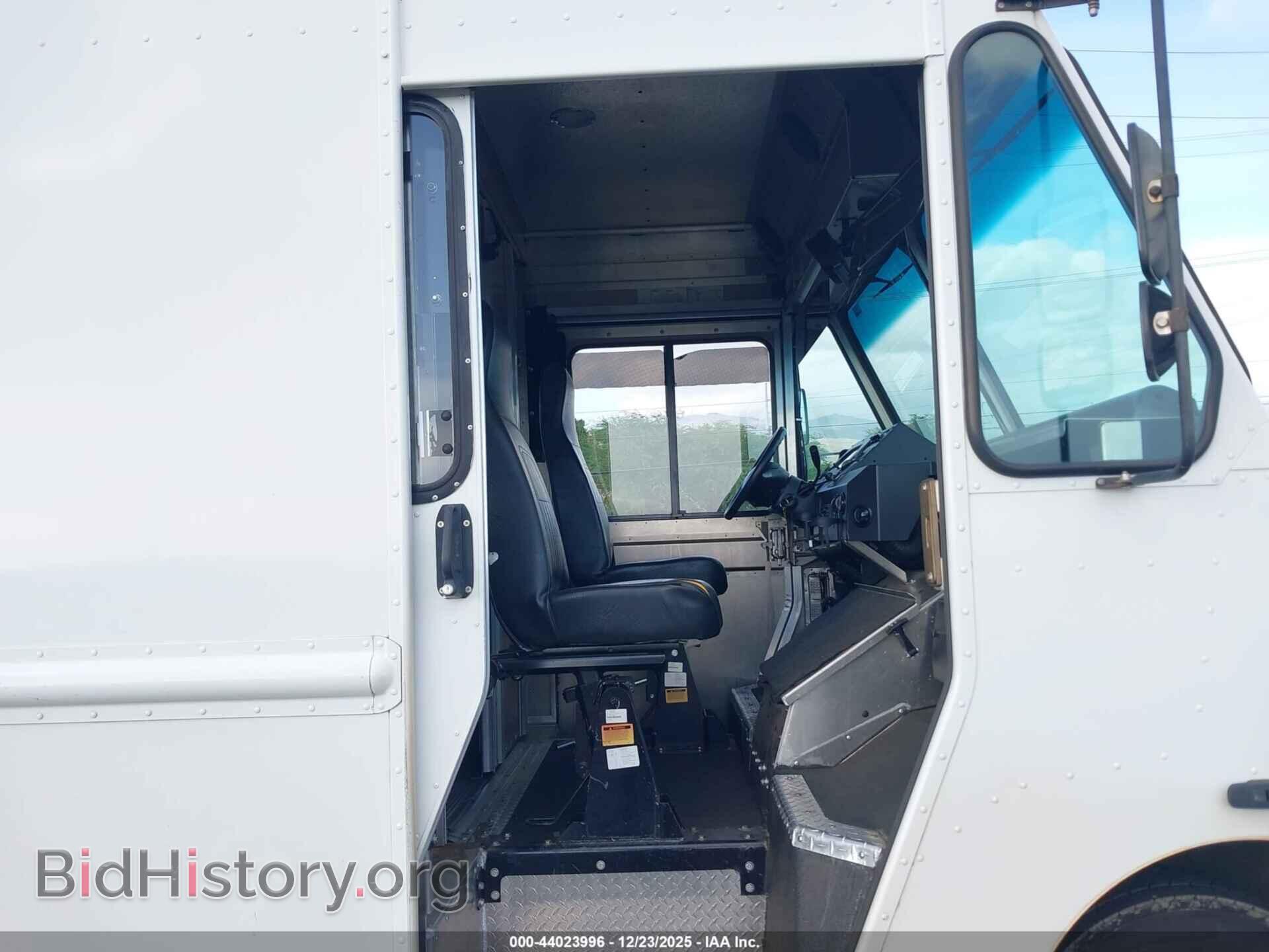 2017 FORD E-350 STRIPPED - VIN: 1FC3E3KS0HDC69859 - Photo 6