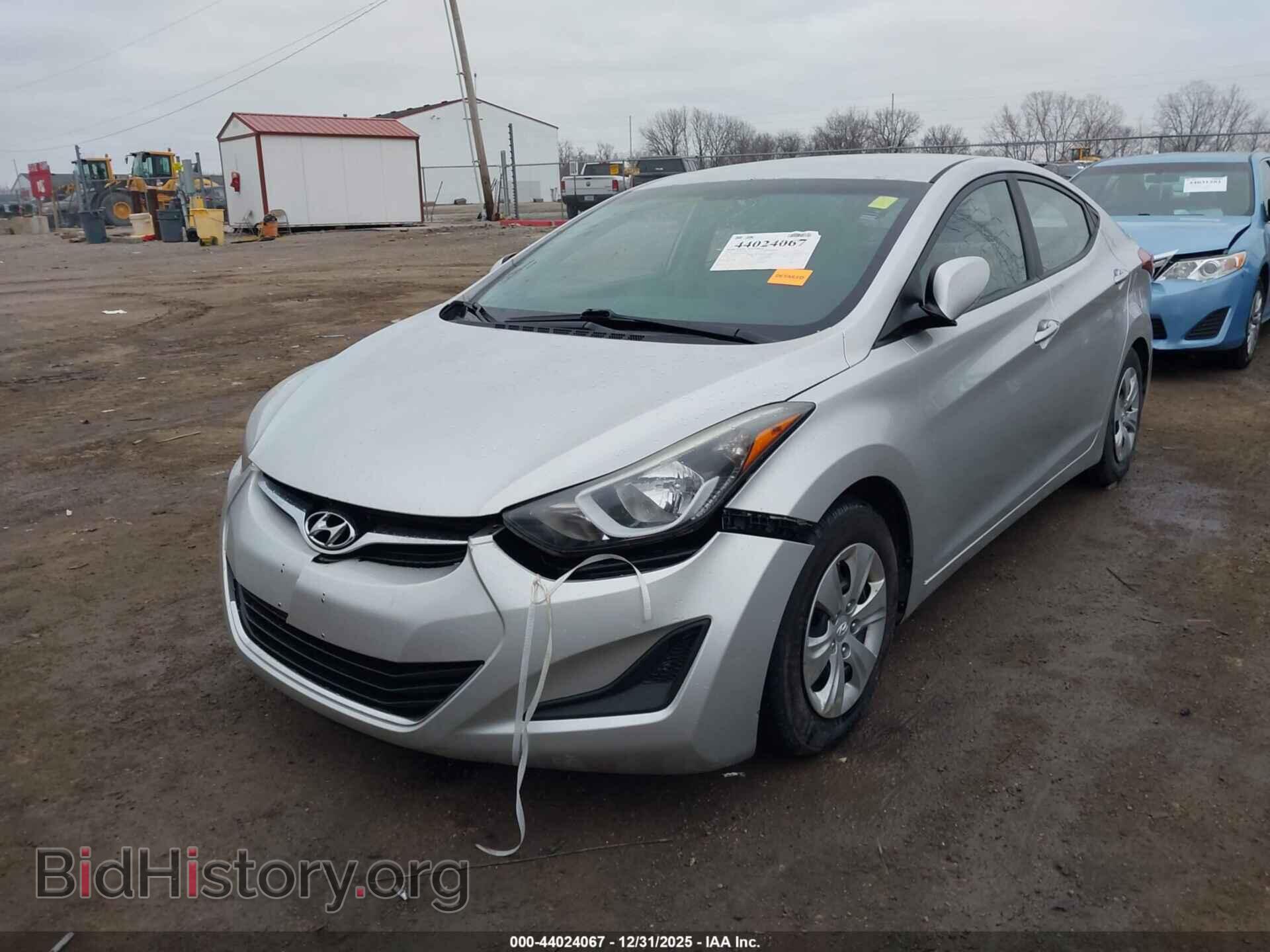 2016 HYUNDAI ELANTRA - VIN: 5NPDH4AE5GH677084 - Фото 2