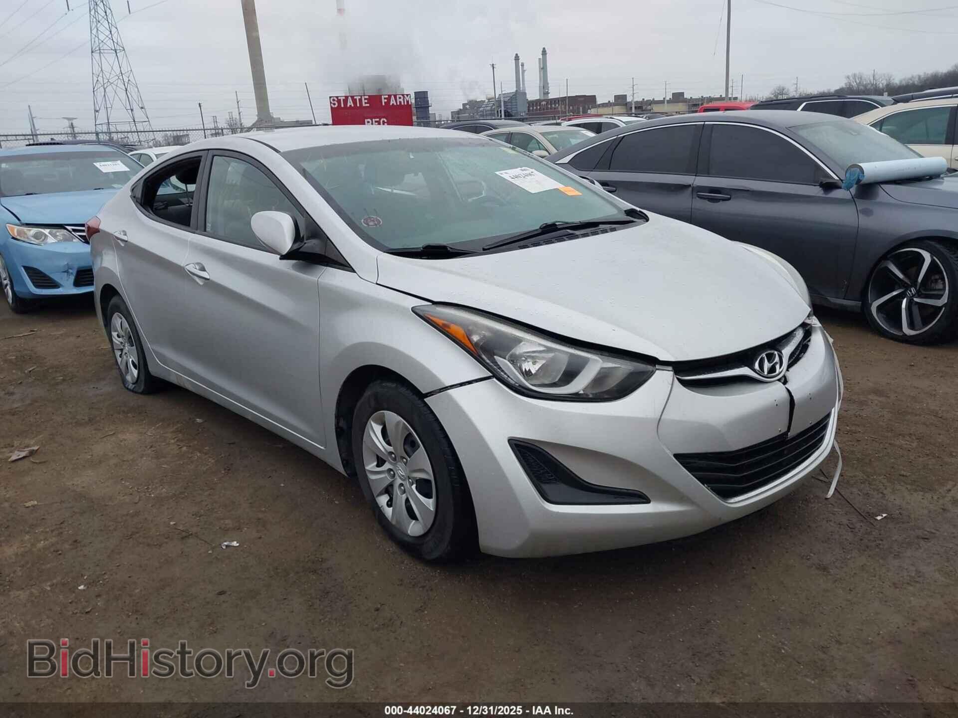 2016 HYUNDAI ELANTRA - VIN: 5NPDH4AE5GH677084 - Фото 6