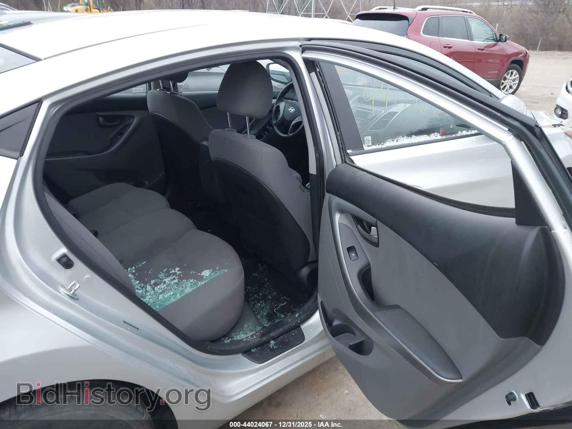 2016 HYUNDAI ELANTRA - VIN: 5NPDH4AE5GH677084 - Фото 8