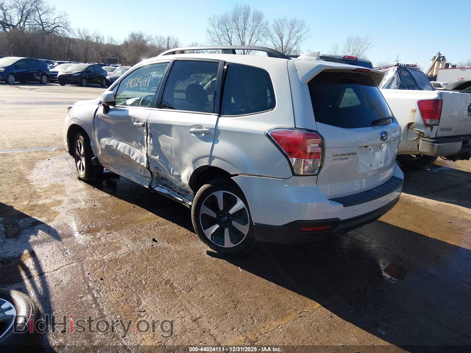2017 SUBARU FORESTER - VIN: JF2SJAEC8HH477854 - Фото 3