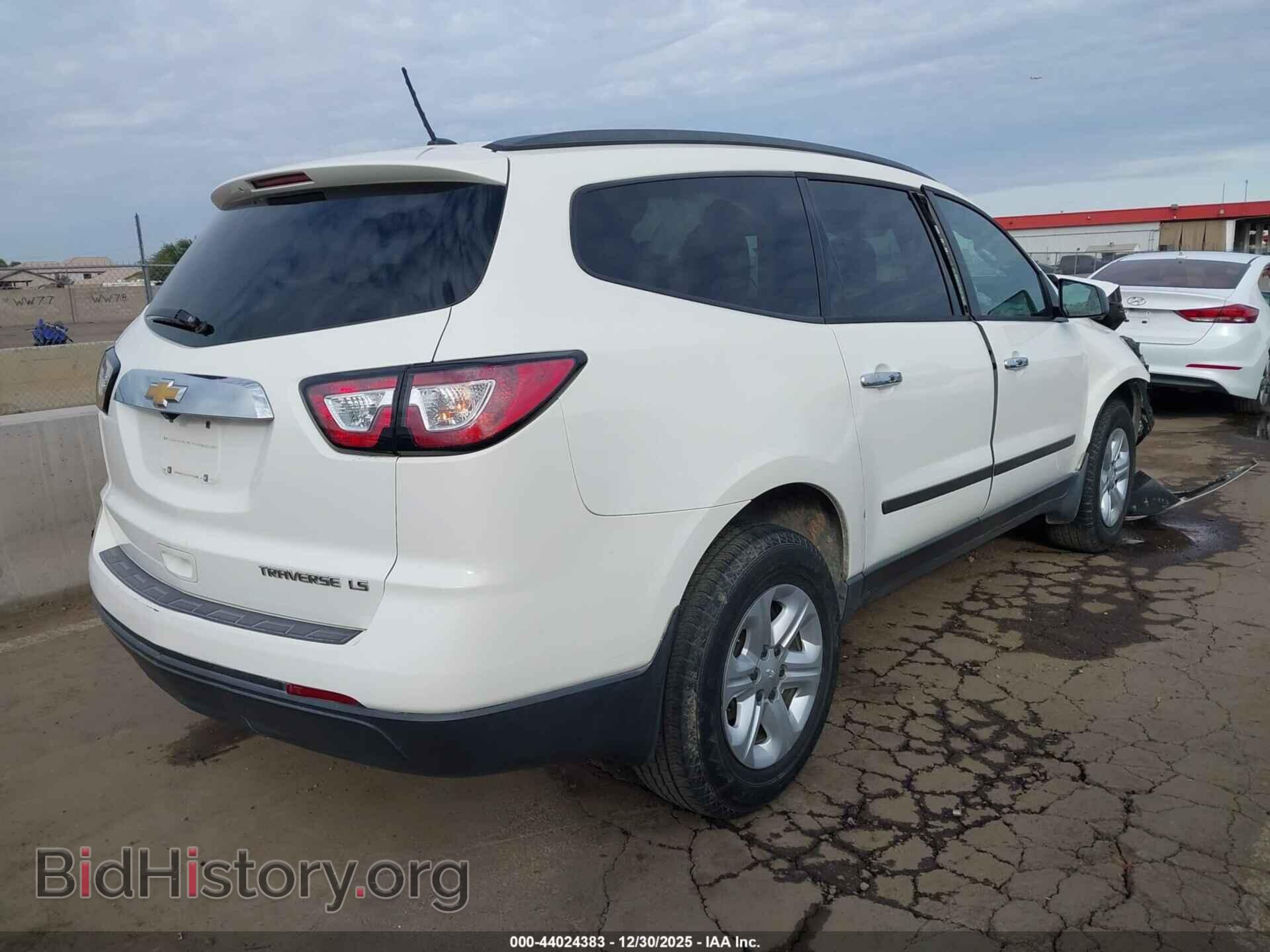 2015 CHEVROLET TRAVERSE - VIN: 1GNKRFED2FJ136010 - Фото 4