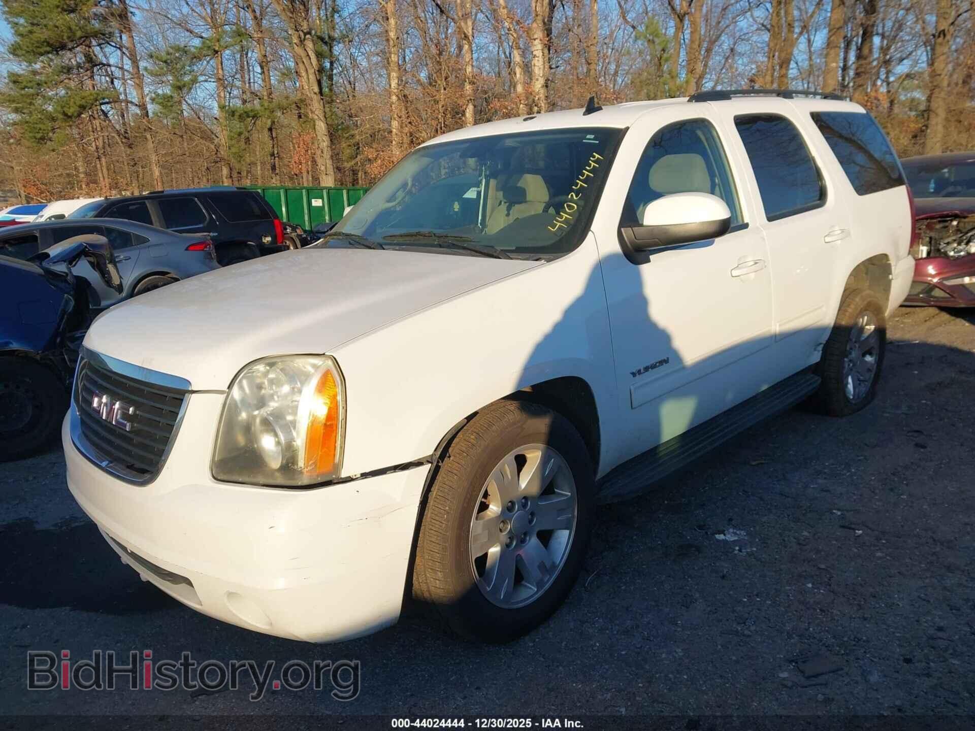 2011 GMC YUKON - VIN: 1GKS1AE07BR220582 - Фото 2