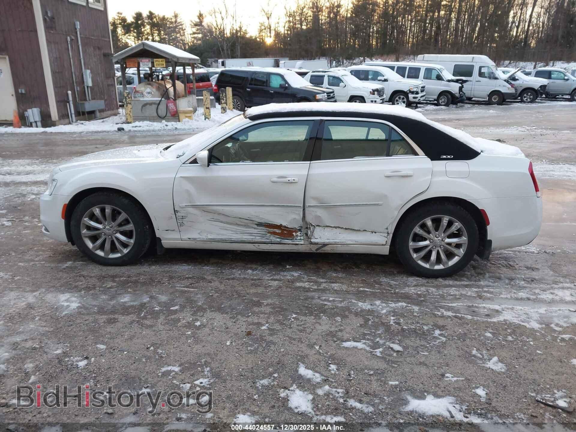 2017 CHRYSLER 300 - VIN: 2C3CCARG5HH648620 - Фото 14