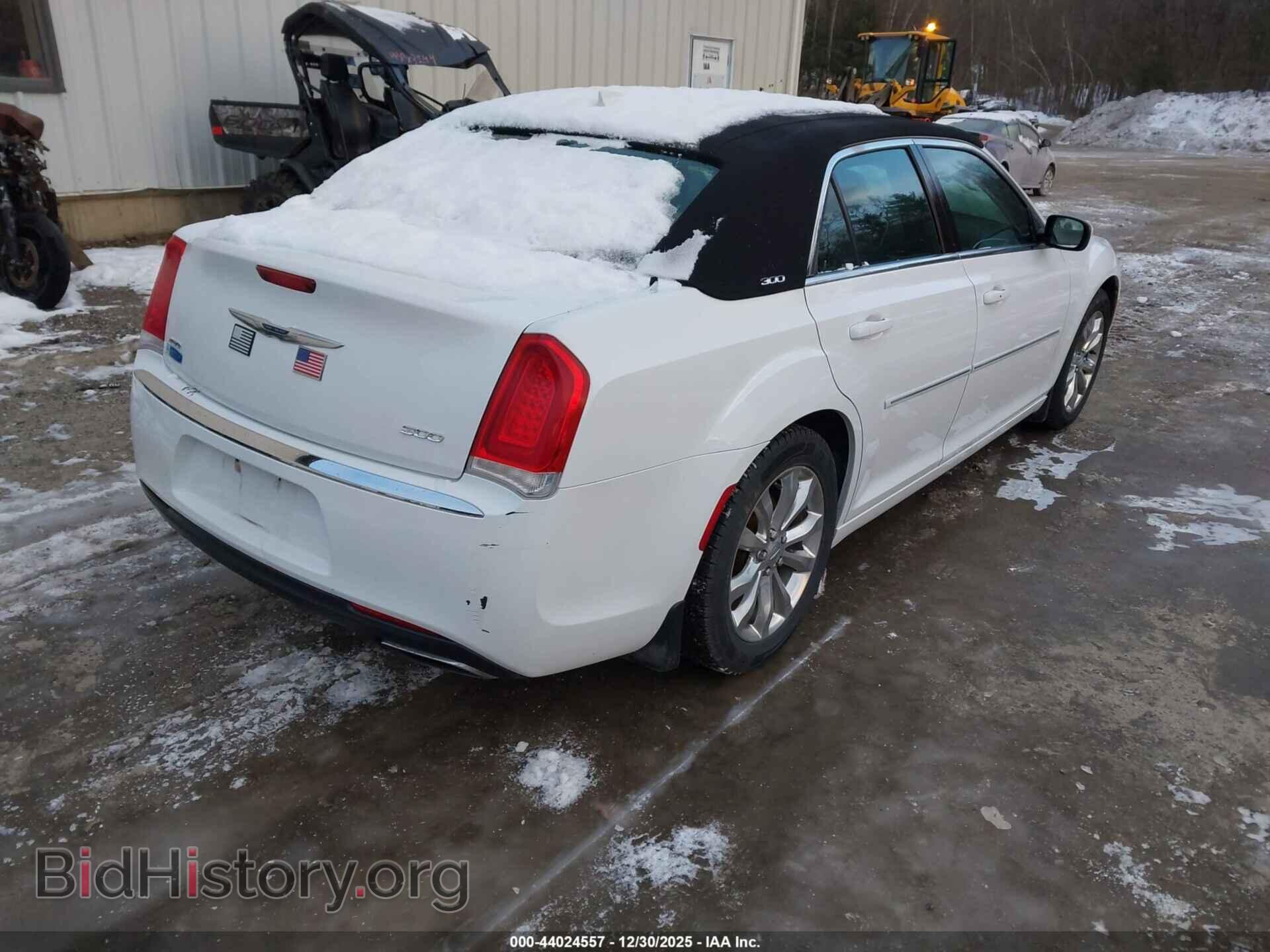 2017 CHRYSLER 300 - VIN: 2C3CCARG5HH648620 - Фото 4