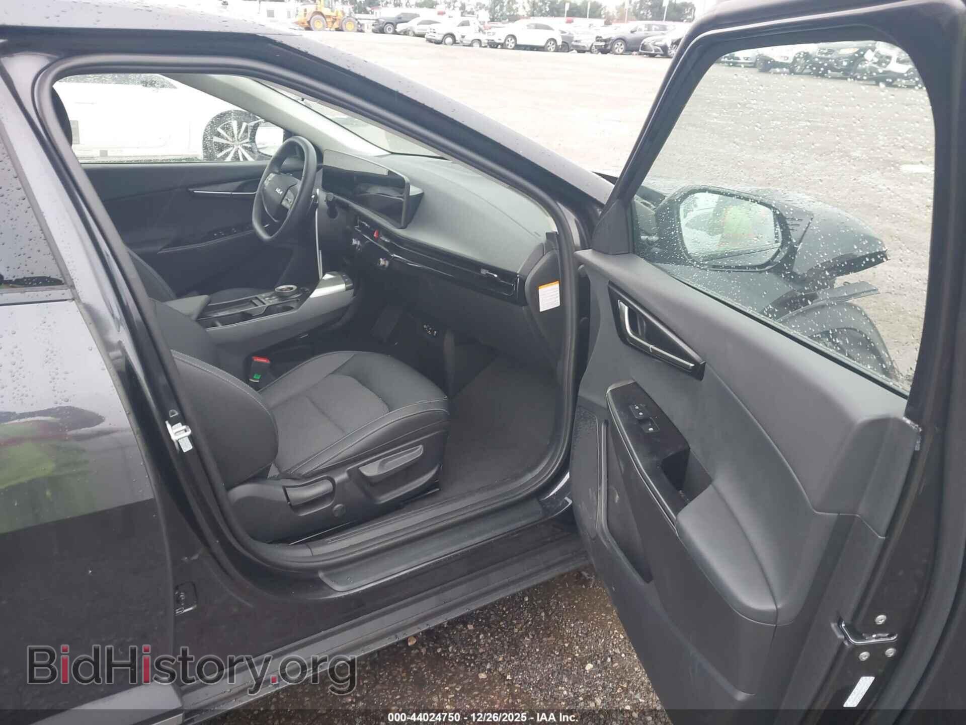 2025 KIA EV6 - VIN: 5XYC34JA0SG010205 - Photo 5