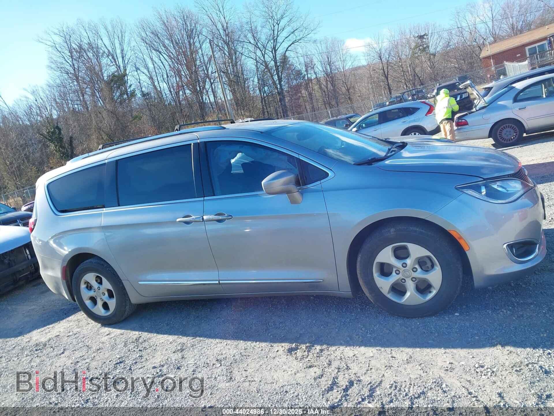 2017 CHRYSLER PACIFICA - VIN: 2C4RC1EG0HR514488 - Photo 14