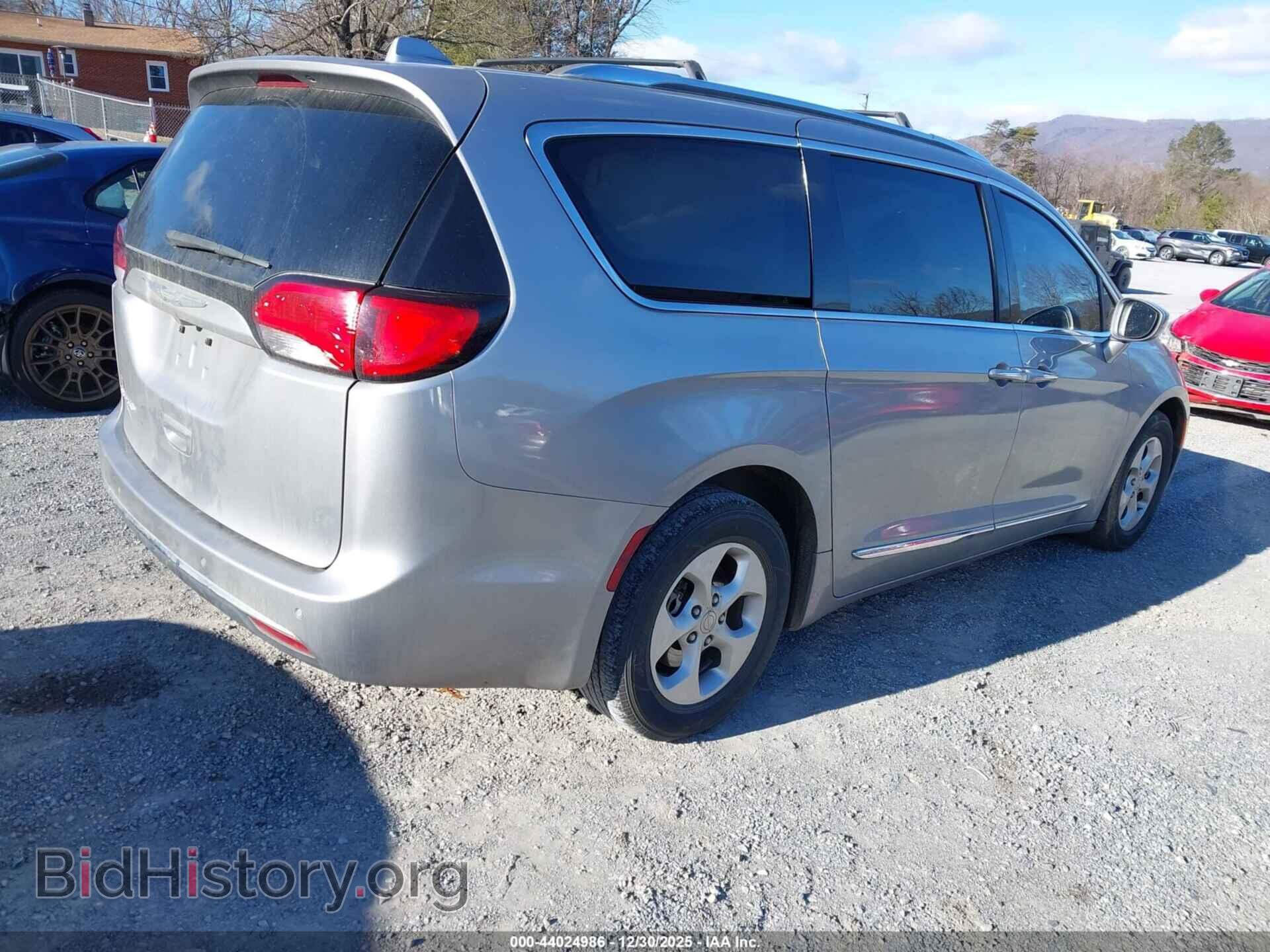 2017 CHRYSLER PACIFICA - VIN: 2C4RC1EG0HR514488 - Photo 4