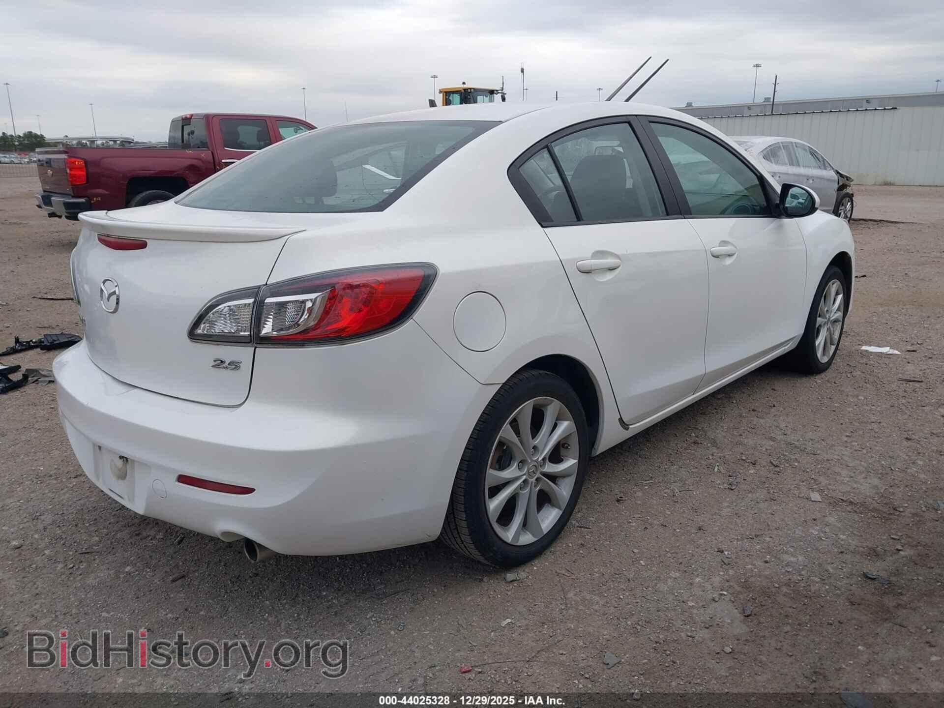 2011 MAZDA MAZDA3 - VIN: JM1BL1U55B1404324 - Фото 4