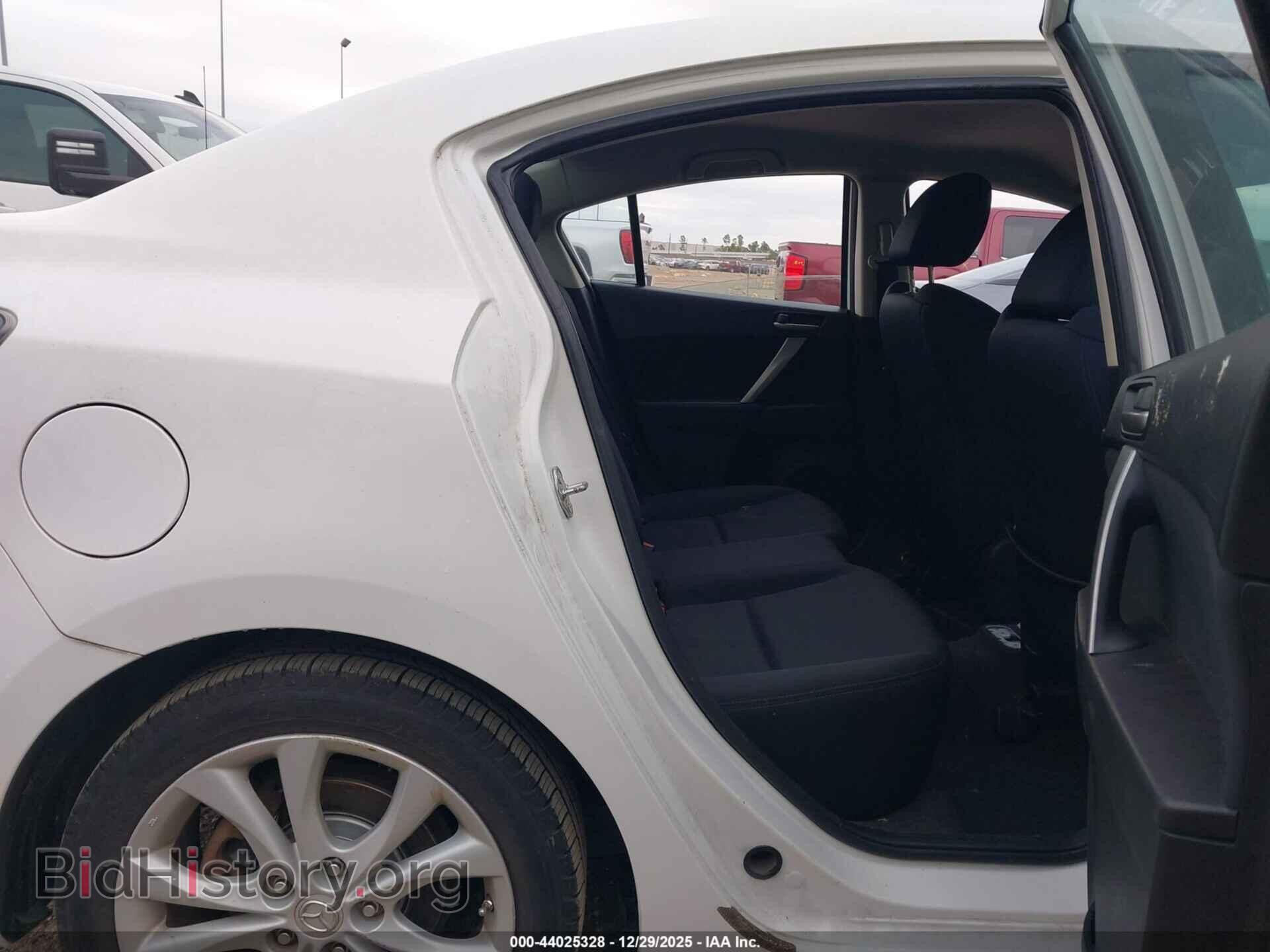 2011 MAZDA MAZDA3 - VIN: JM1BL1U55B1404324 - Фото 8