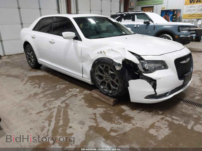 2016 Chrysler 300 300s (VIN 2C3CCAGGXGH191501) — фото 1 из 17, IAAI, повреждение: правая передняя часть