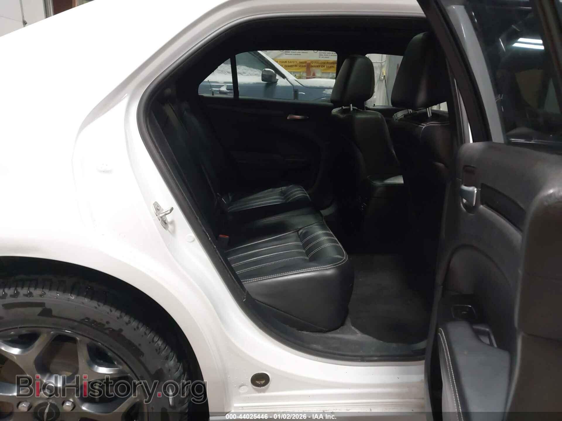 2016 CHRYSLER 300 - VIN: 2C3CCAGGXGH191501 - Фото 8