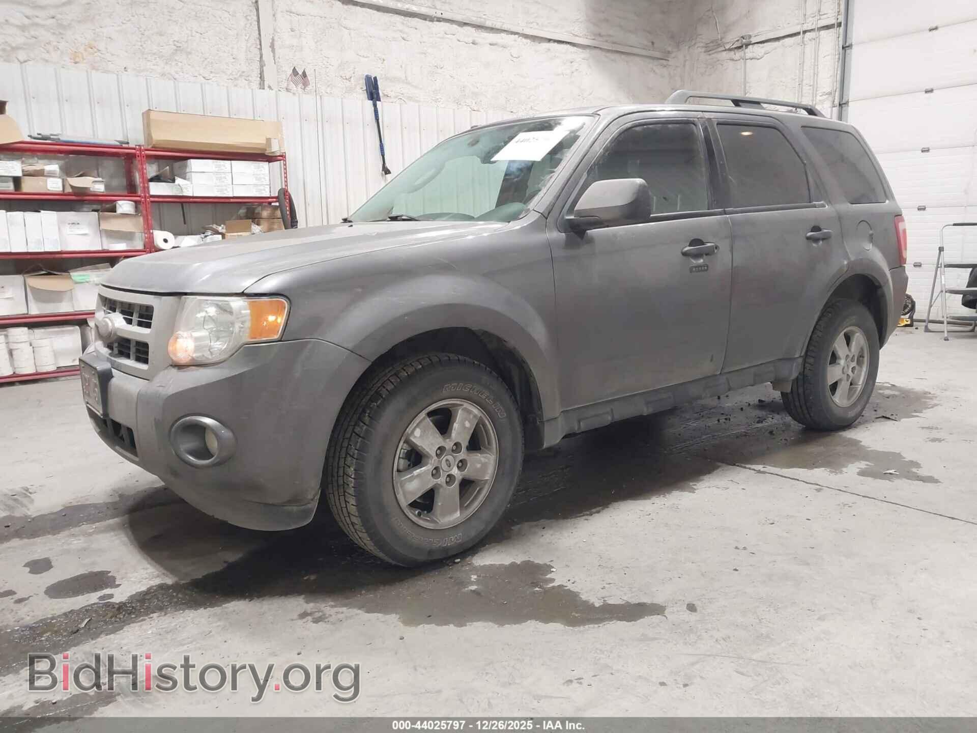2011 FORD ESCAPE - VIN: 1FMCU9D70BKA87821 - Фото 2