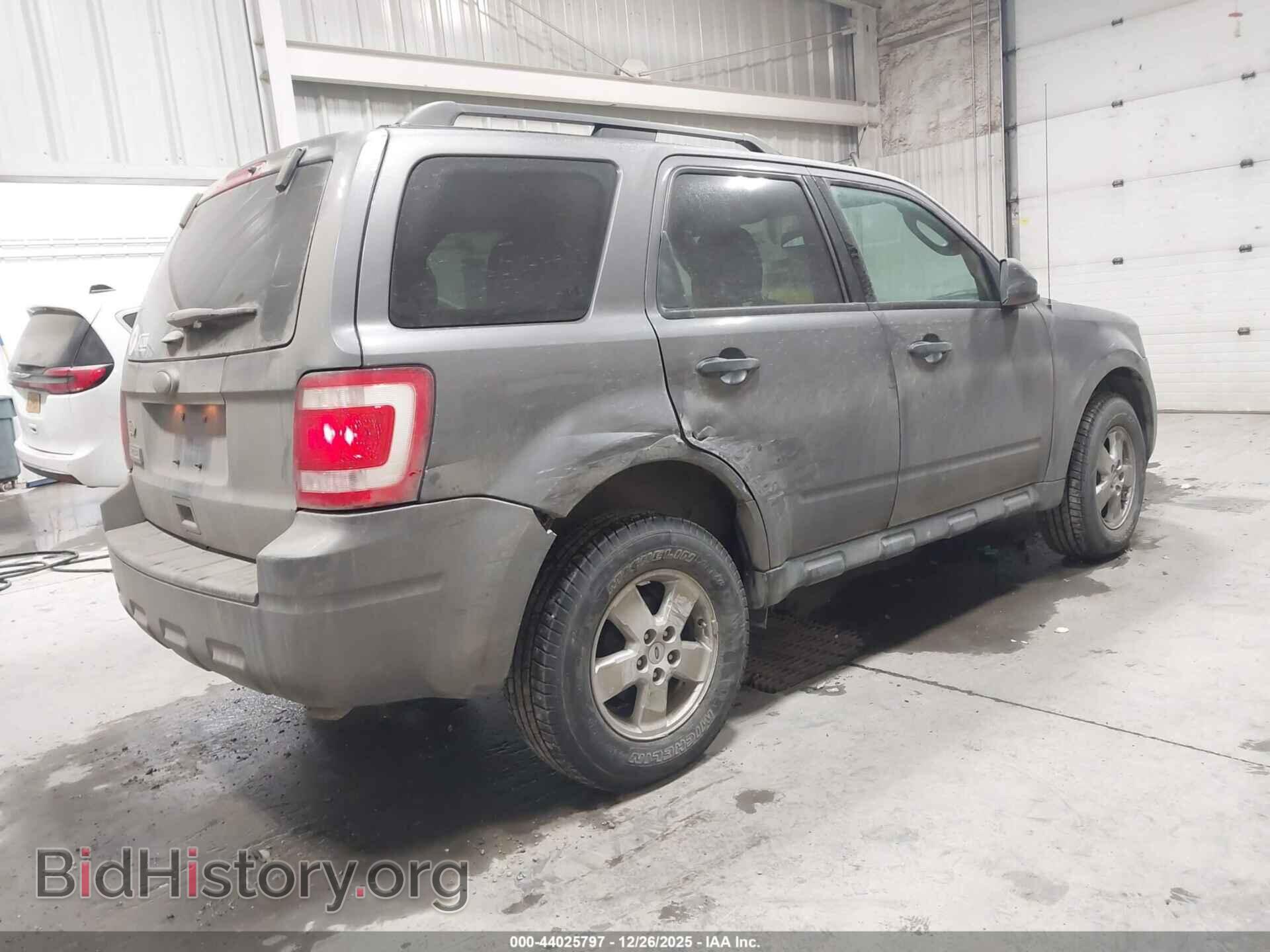 2011 FORD ESCAPE - VIN: 1FMCU9D70BKA87821 - Фото 4