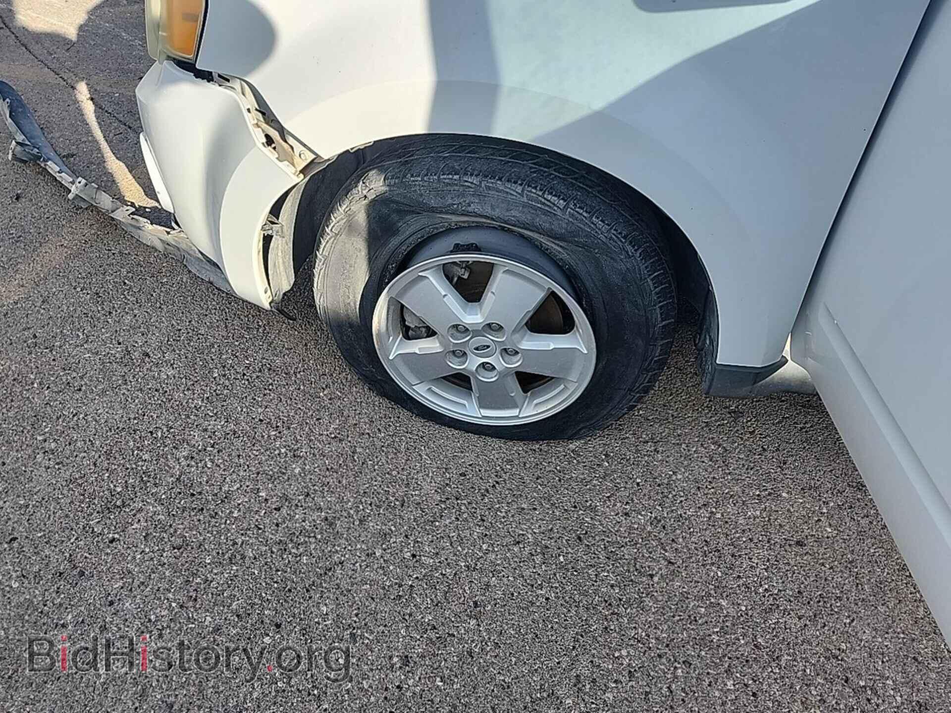 2010 FORD ESCAPE - VIN: 1FMCU0C78AKA68901 - Фото 2