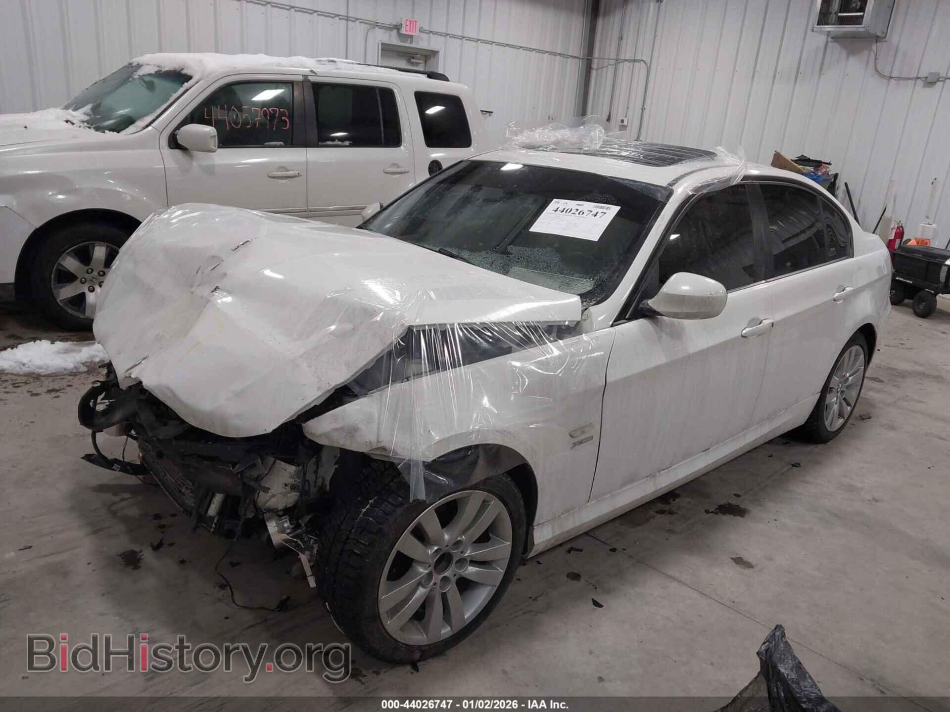 2011 BMW 328I - VIN: WBAPK7C59BF086897 - Фото 2