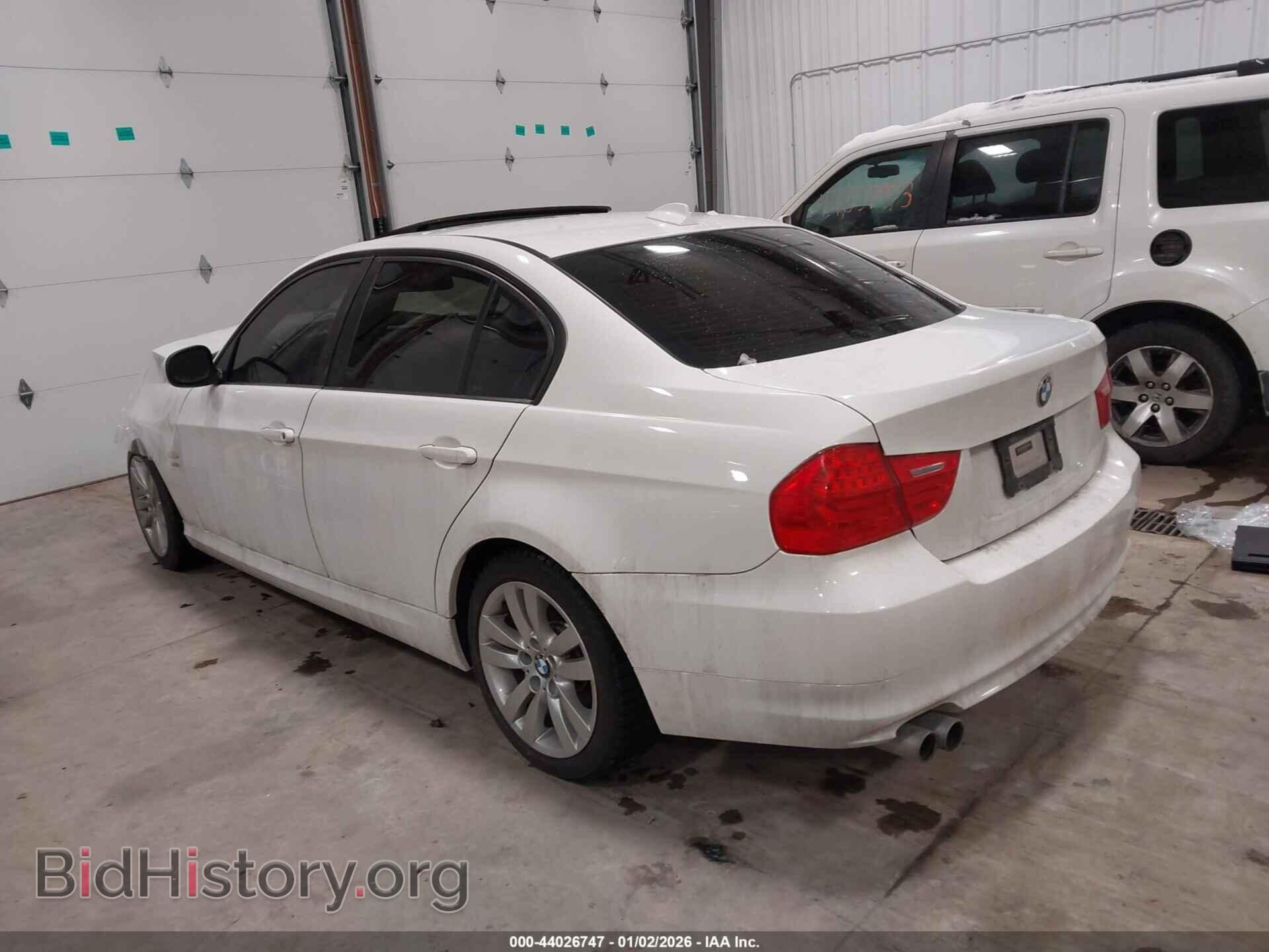 2011 BMW 328I - VIN: WBAPK7C59BF086897 - Фото 3