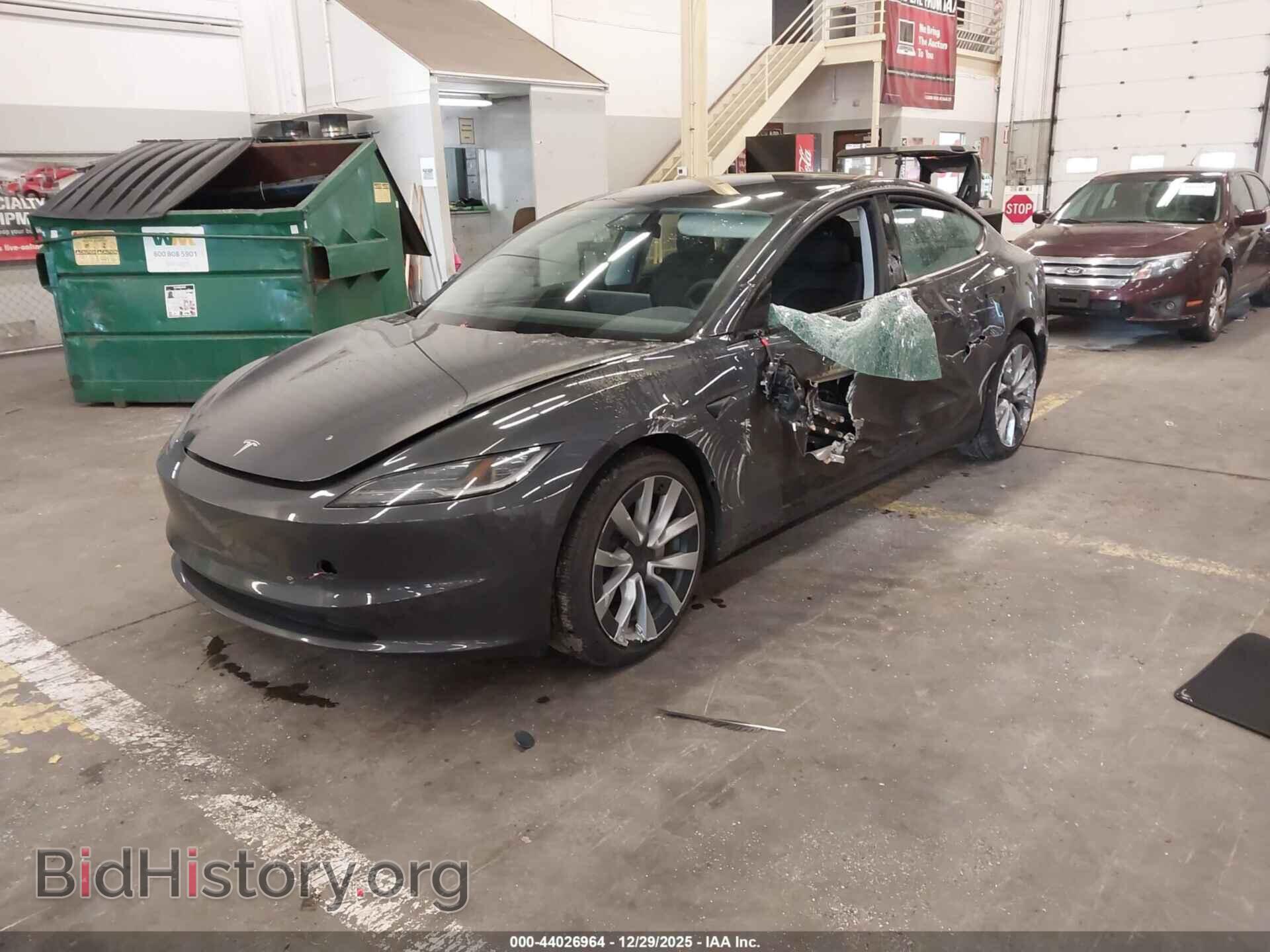 2025 TESLA MODEL 3 - VIN: 5YJ3E1EBXSF967346 - Фото 2