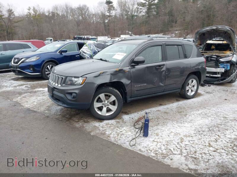 2015 Jeep COMPASS (VIN 1C4NJCBBXFD334931) — photo 2 of 11