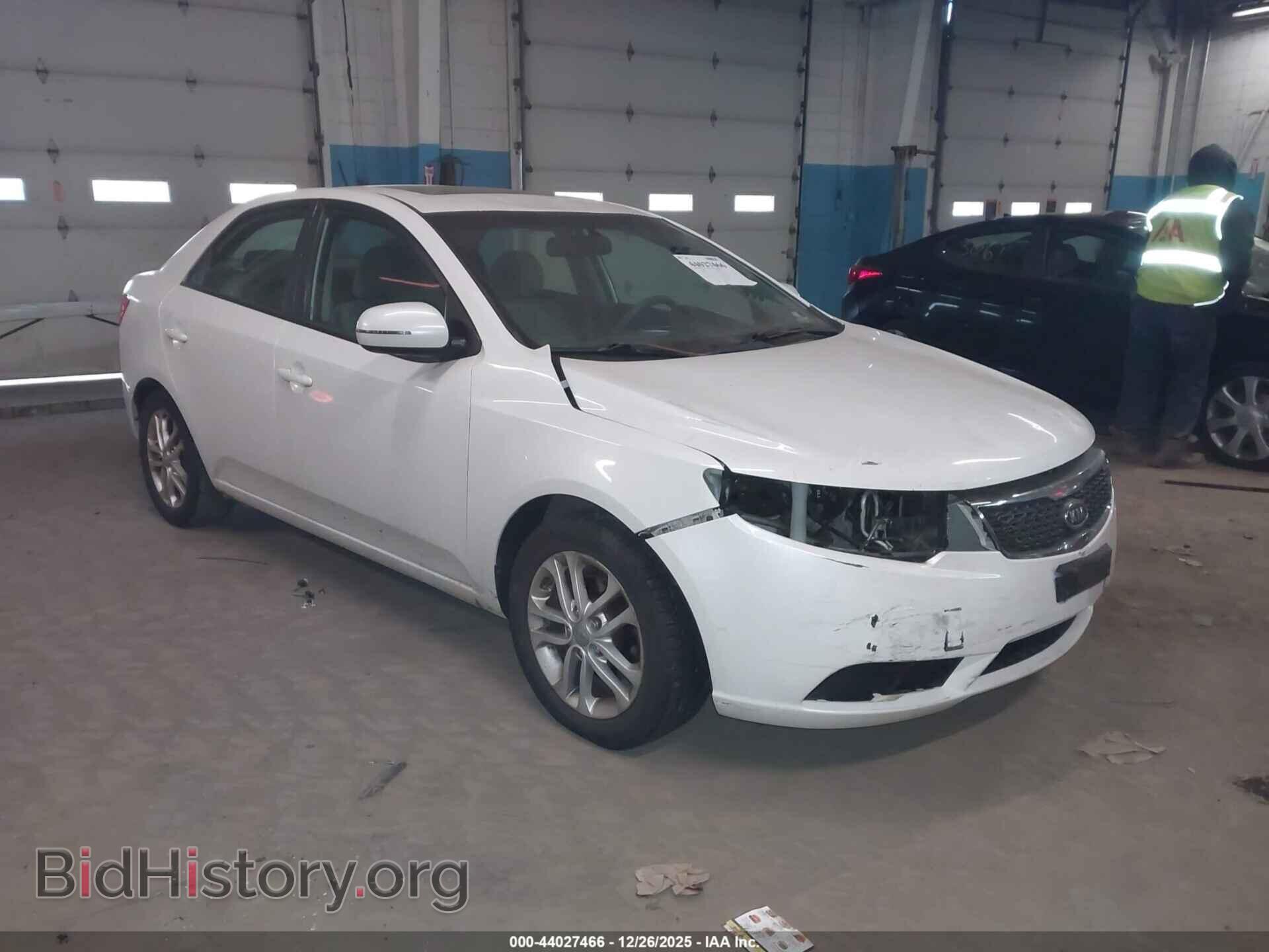 Фотография KNAFU4A24B5332676 - KIA FORTE 2011