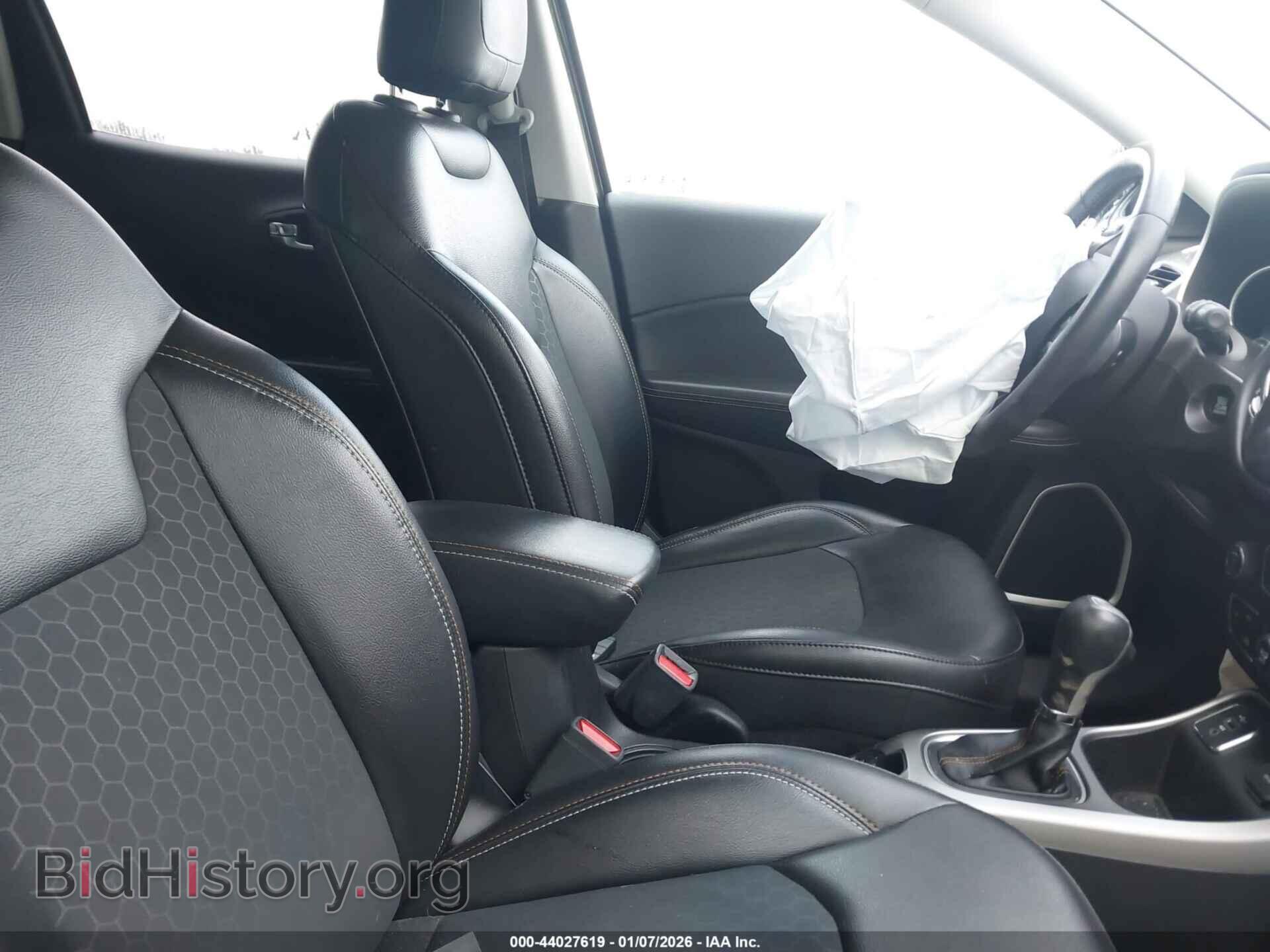 2019 JEEP COMPASS - VIN: 3C4NJCBB2KT685532 - Фото 5