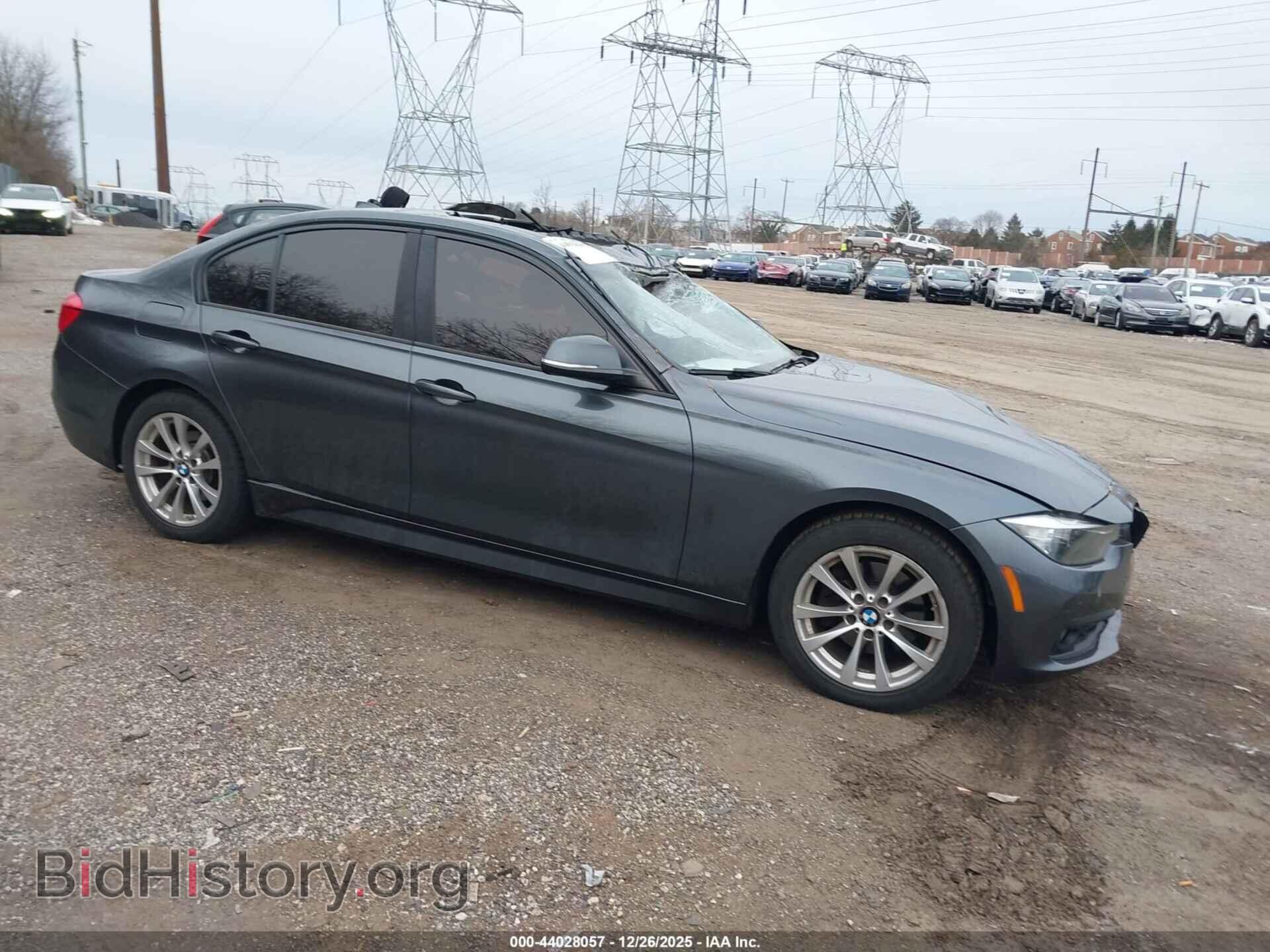Photo WBA8E5G54GNT40202 - BMW 320I 2016