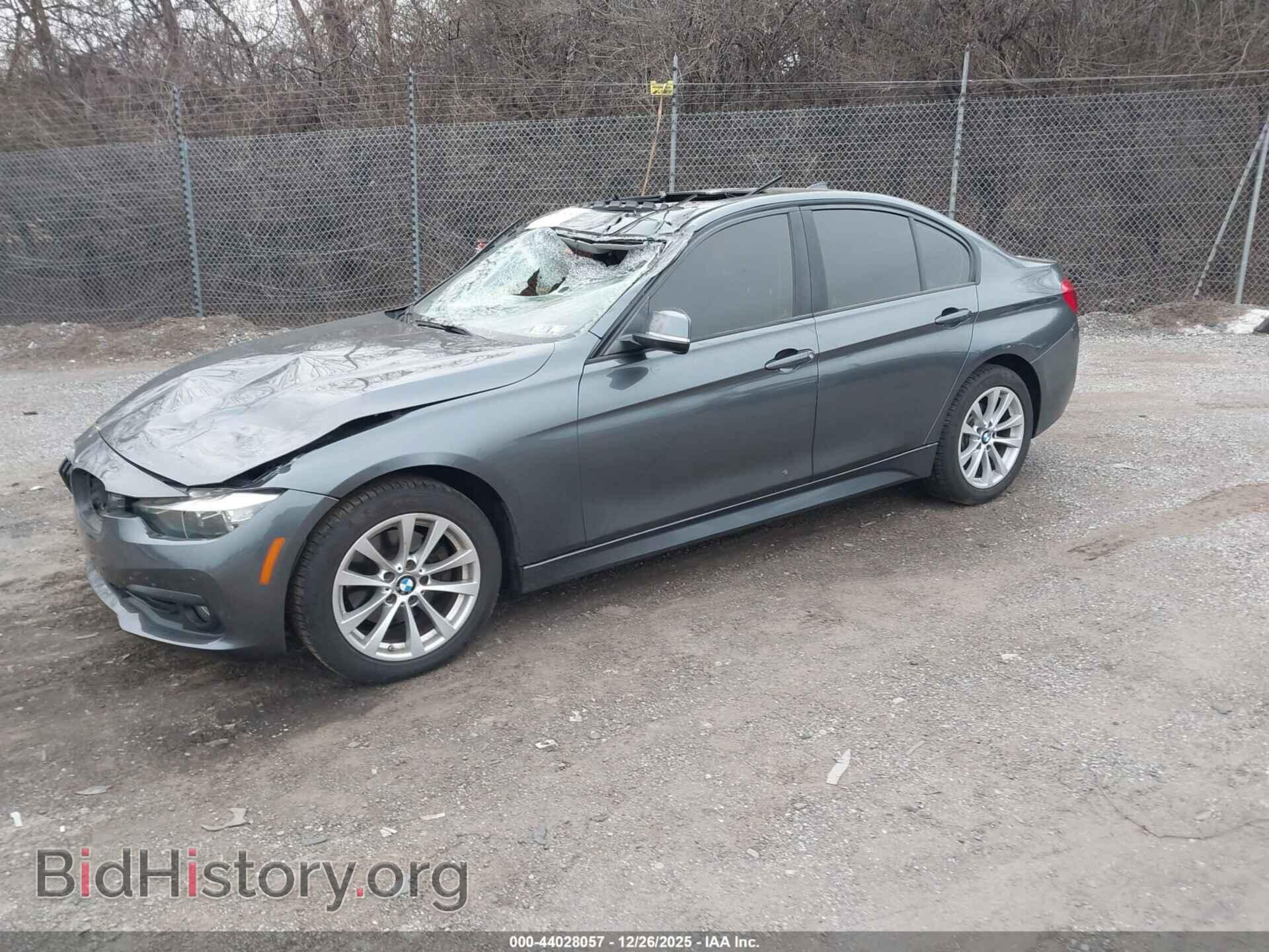 2016 BMW 320I - VIN: WBA8E5G54GNT40202 - Фото 2