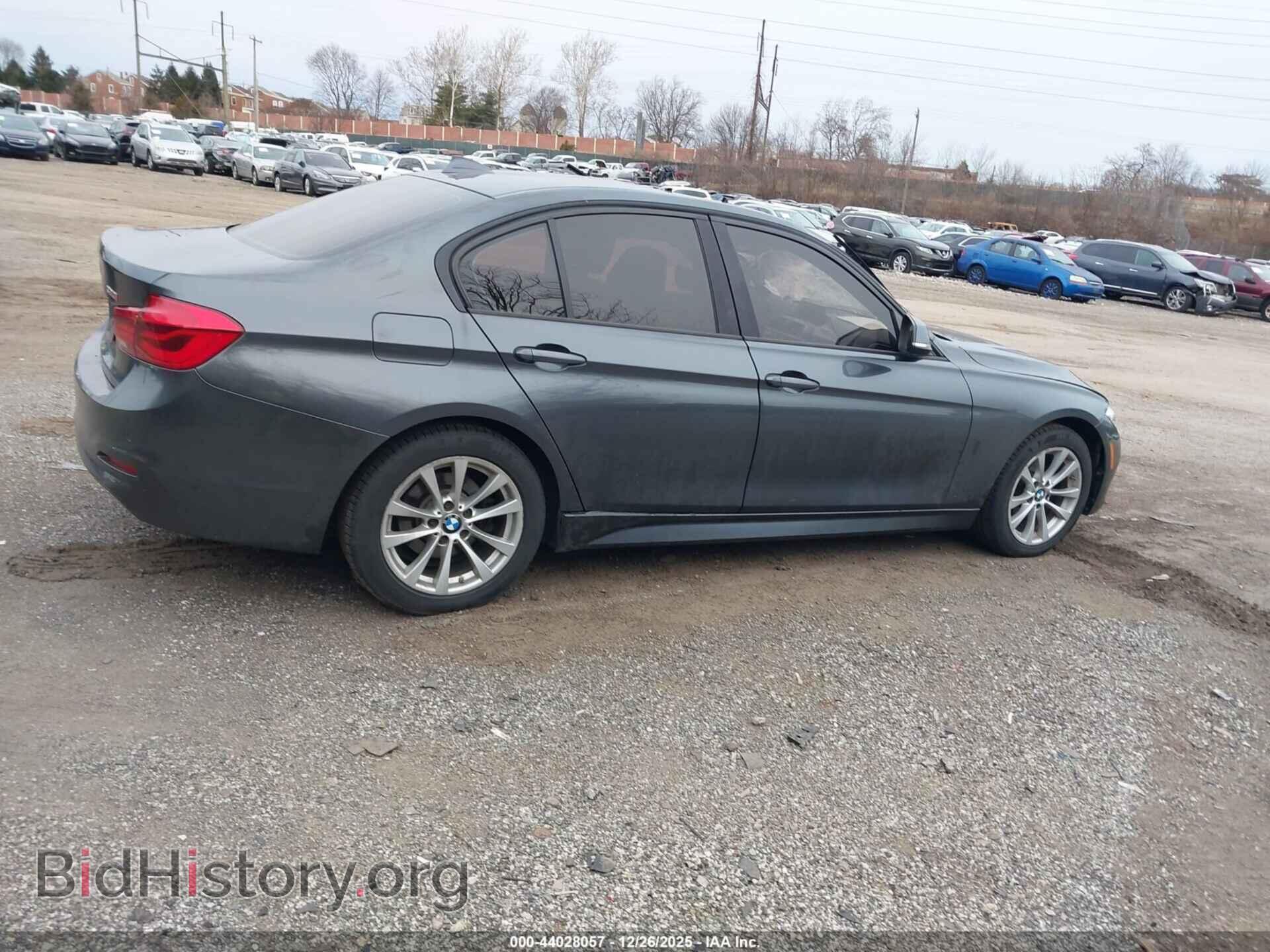 2016 BMW 320I - VIN: WBA8E5G54GNT40202 - Фото 4