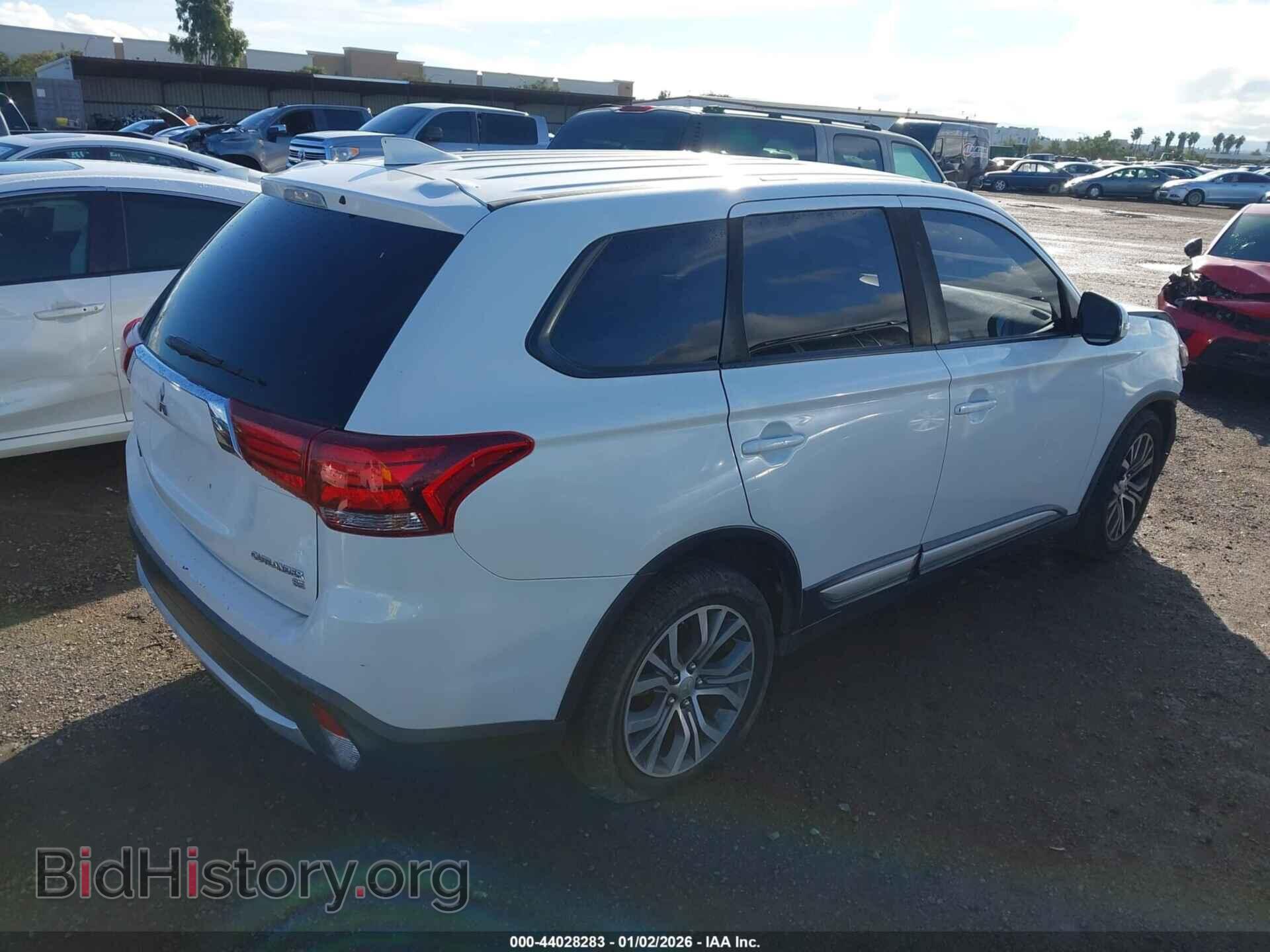 2017 MITSUBISHI OUTLANDER - VIN: JA4AD3A32HZ028581 - Фото 4