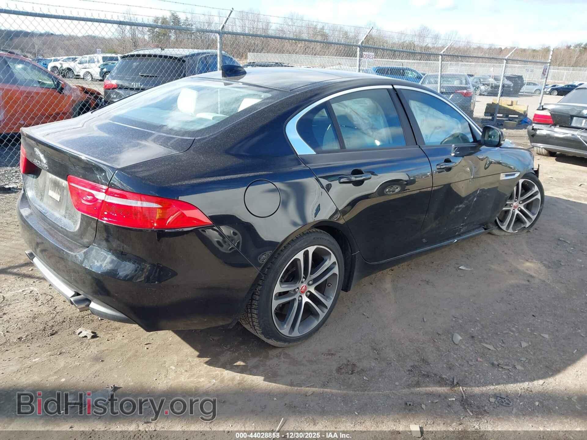 2017 JAGUAR XE - VIN: SAJAD4BV6HA976459 - Фото 4